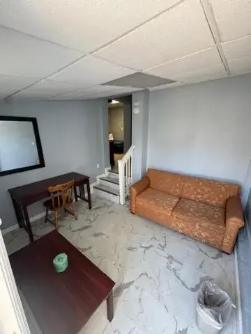 Superior Suite in Hammock Inn & Suites North Beach Hotel Superior Suite in Hammock Inn & Suites North Beach Hotel