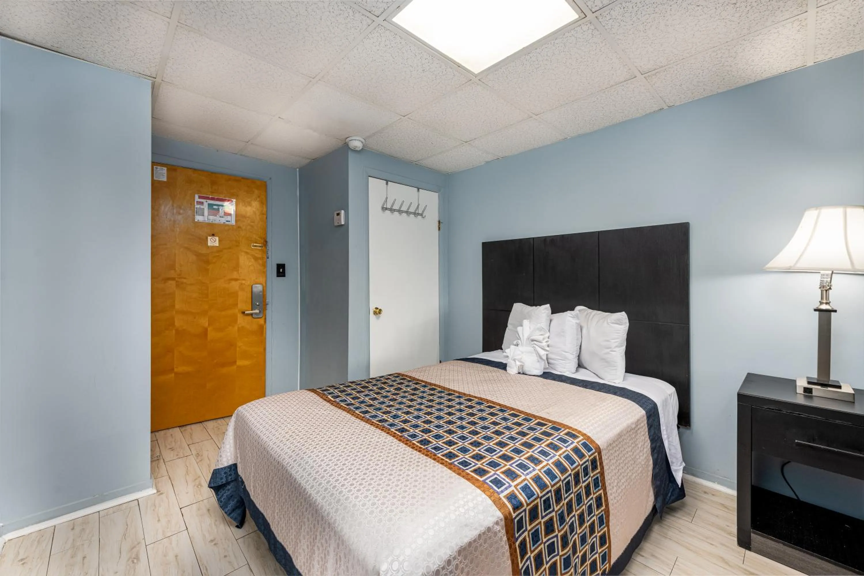 Bedroom, Bed in Hammock Inn & Suites North Beach Hotel