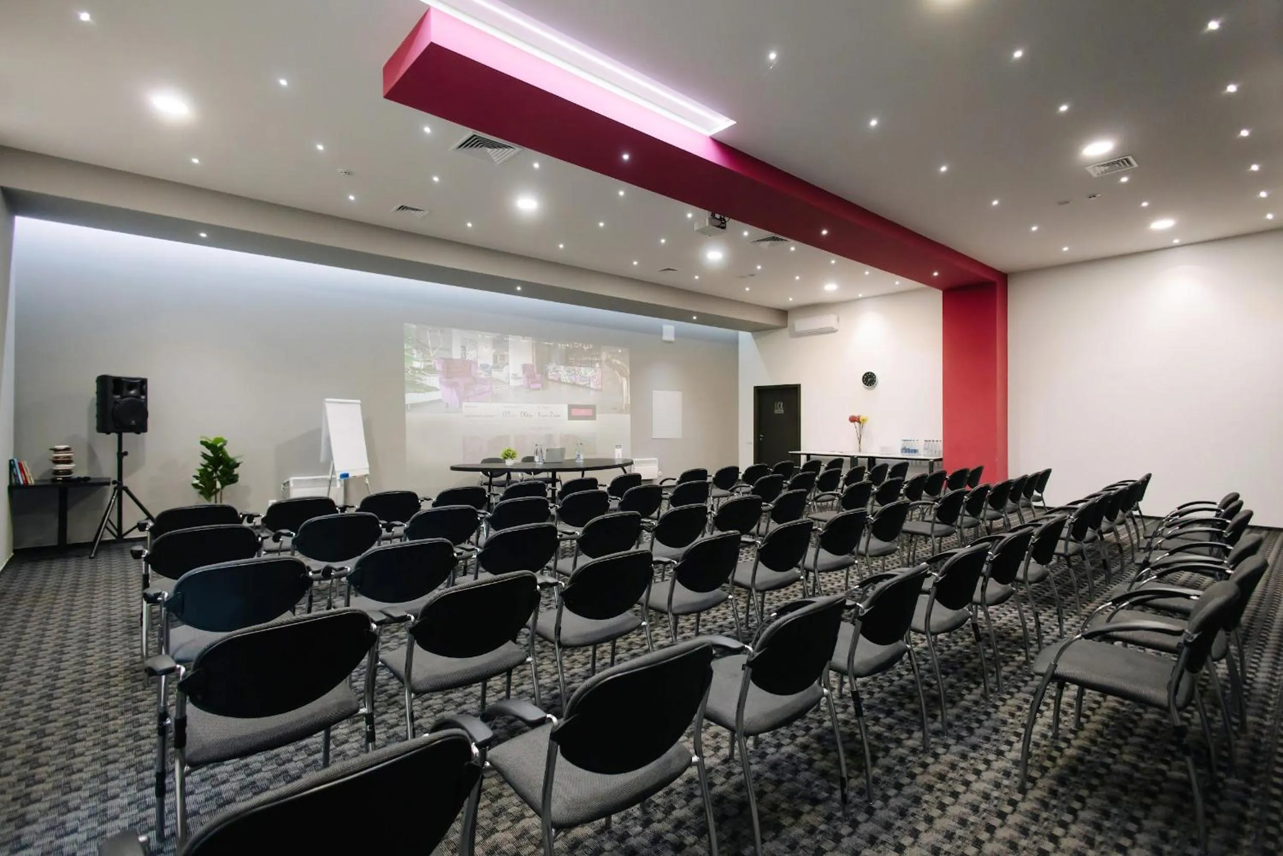 Meeting/conference room in Amarant Stay by CHM