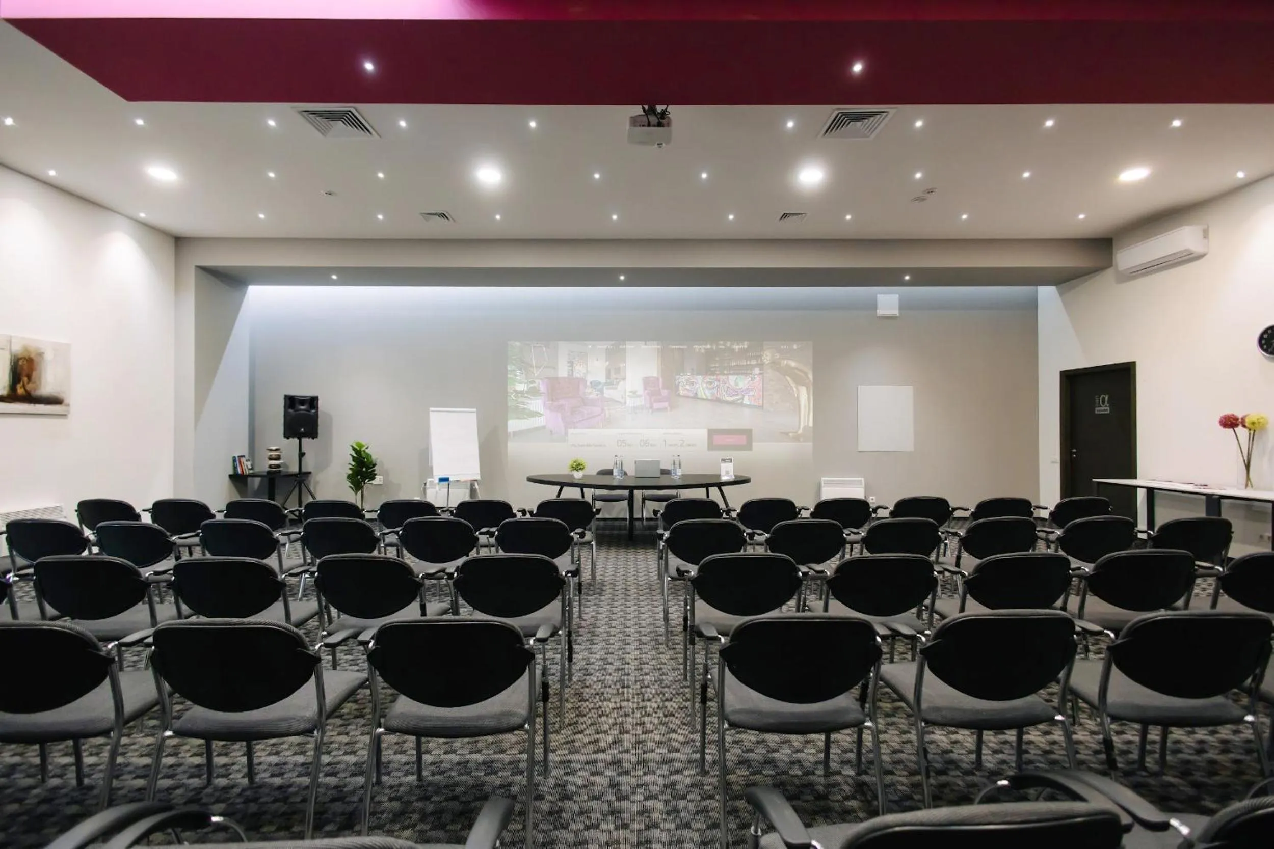 Meeting/conference room in Amarant Stay by CHM