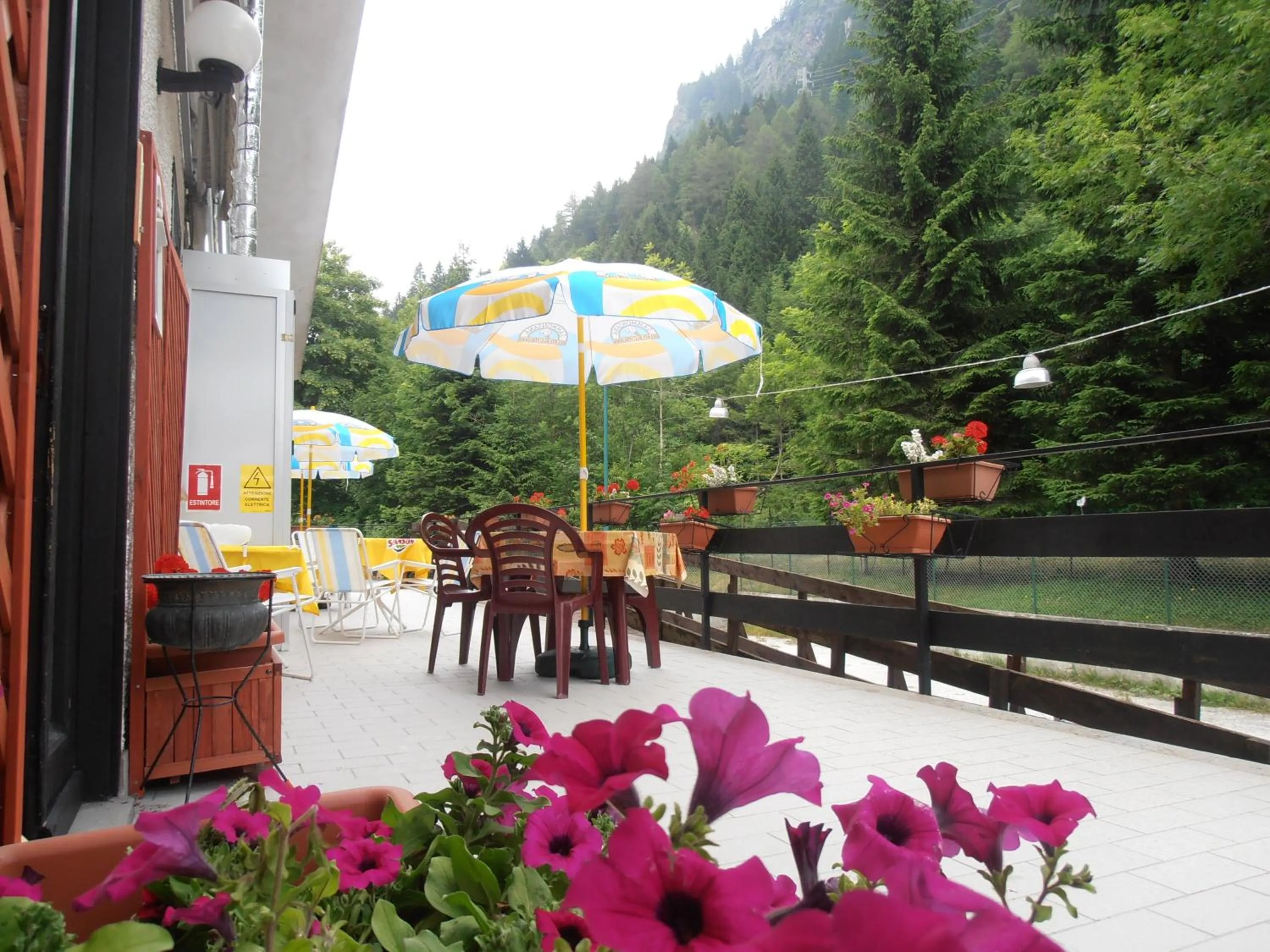 Facade/entrance in Campodolcino Camping