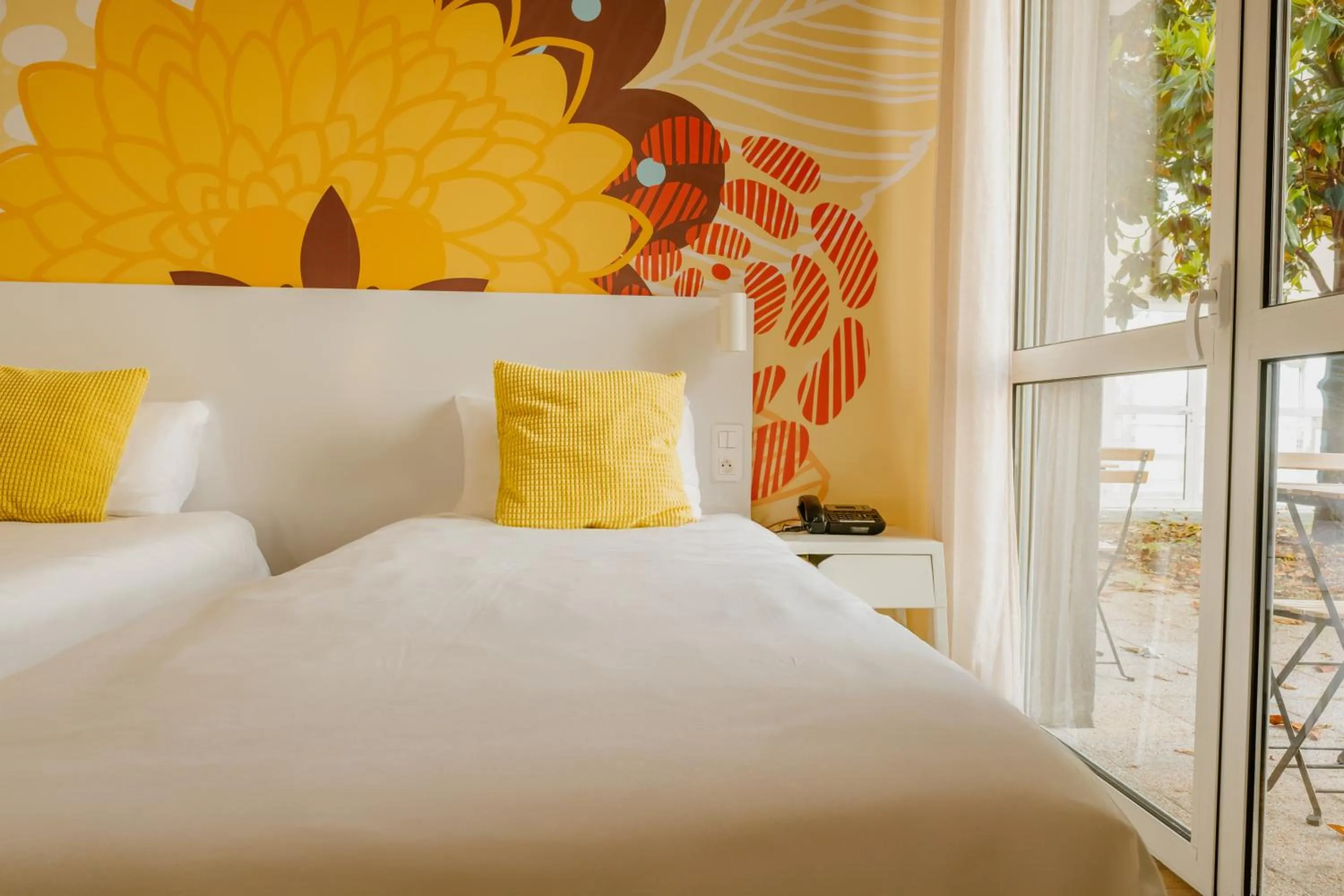 Bed in Green Hôtels Bordeaux Arena