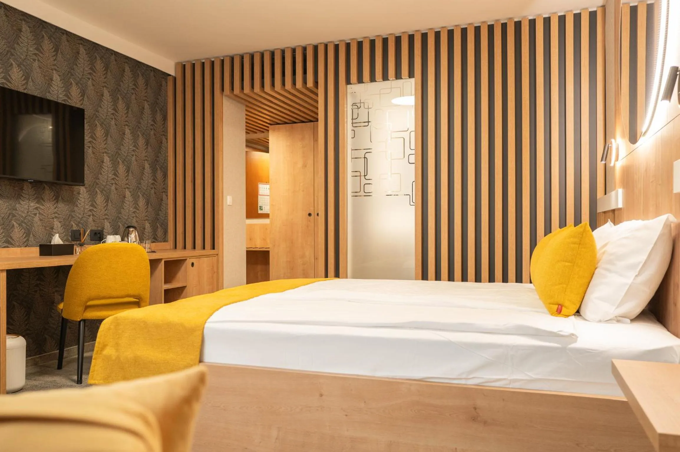 Living room, Bed in Hotel MANTOVA Vrhnika