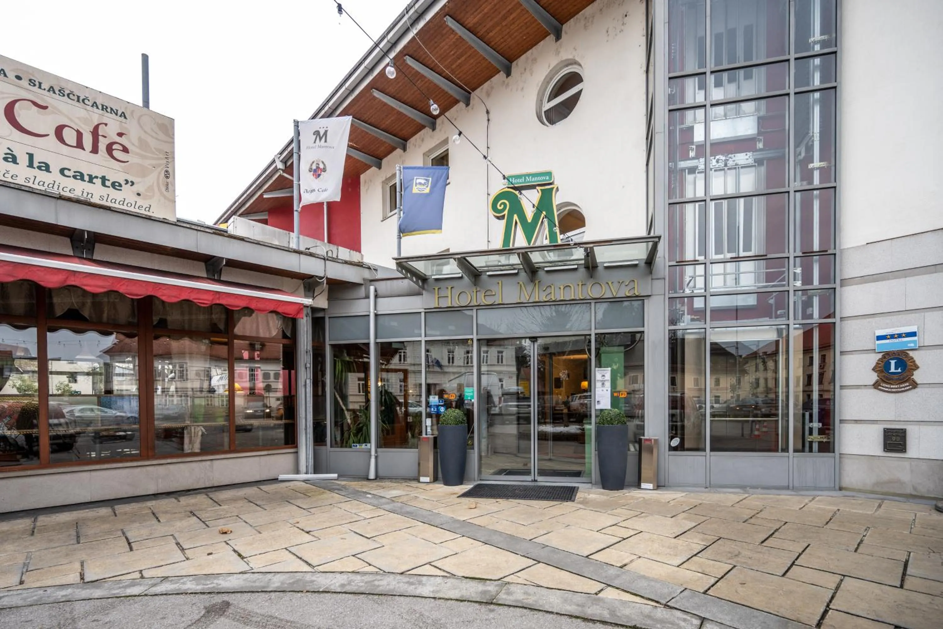 Property building in Hotel MANTOVA Vrhnika