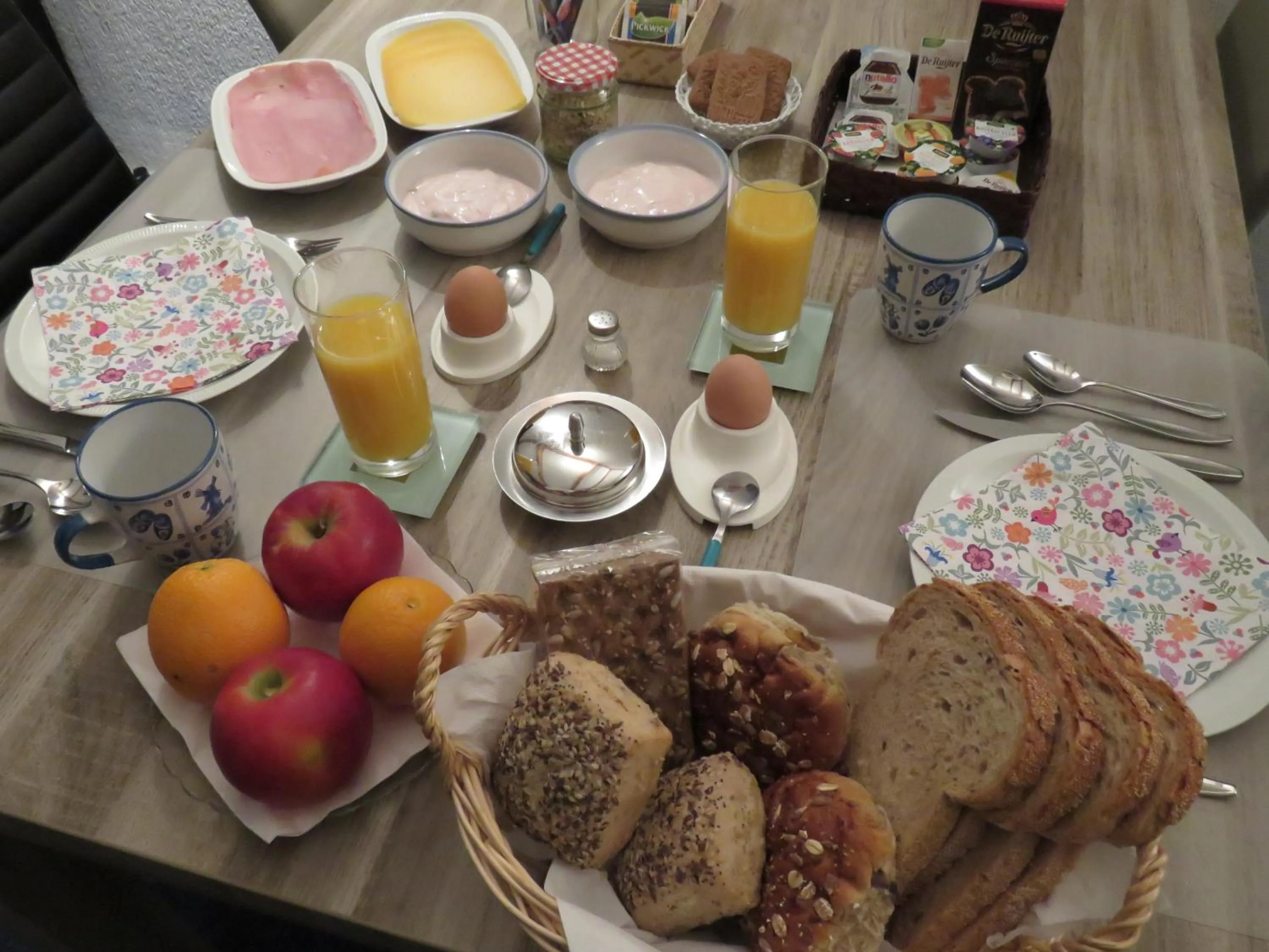 Continental breakfast in Teska Bed & Breakfast