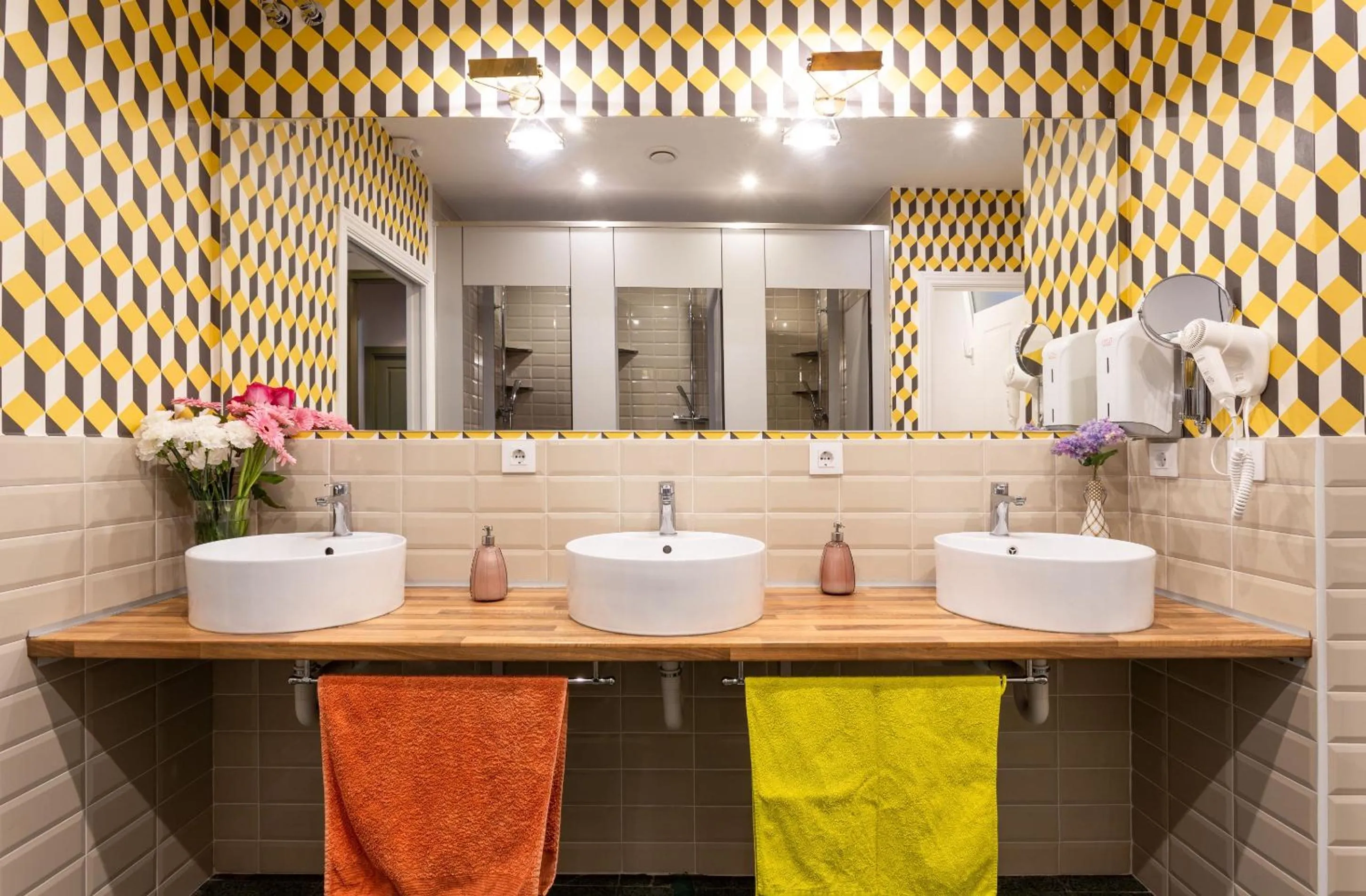 Bathroom in Primavera Hostel