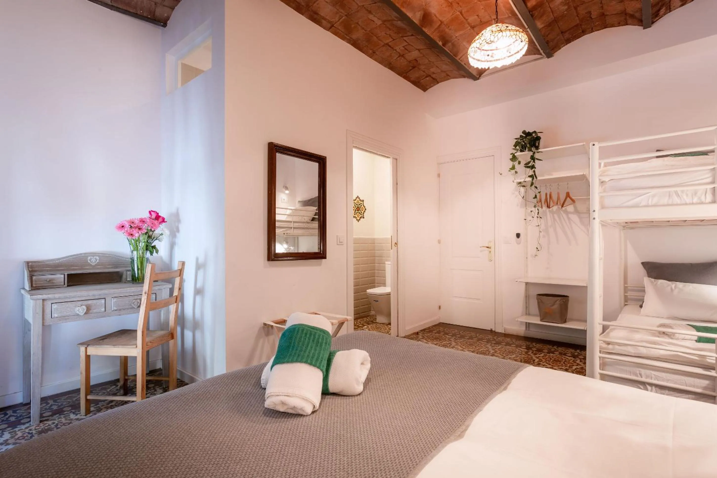 Photo of the whole room, Bed in Primavera Hostel