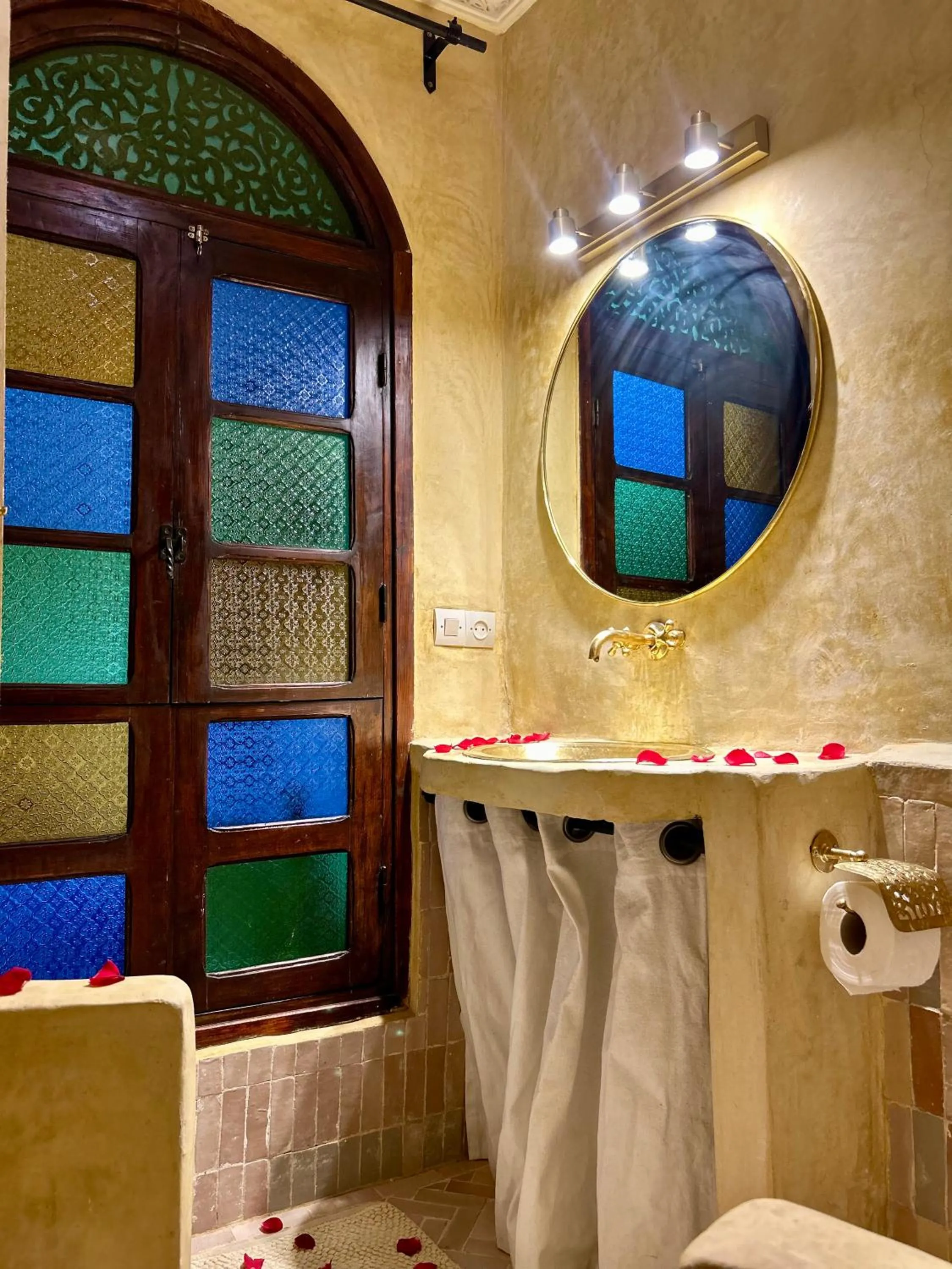 Bathroom in Riad Dama & Spa