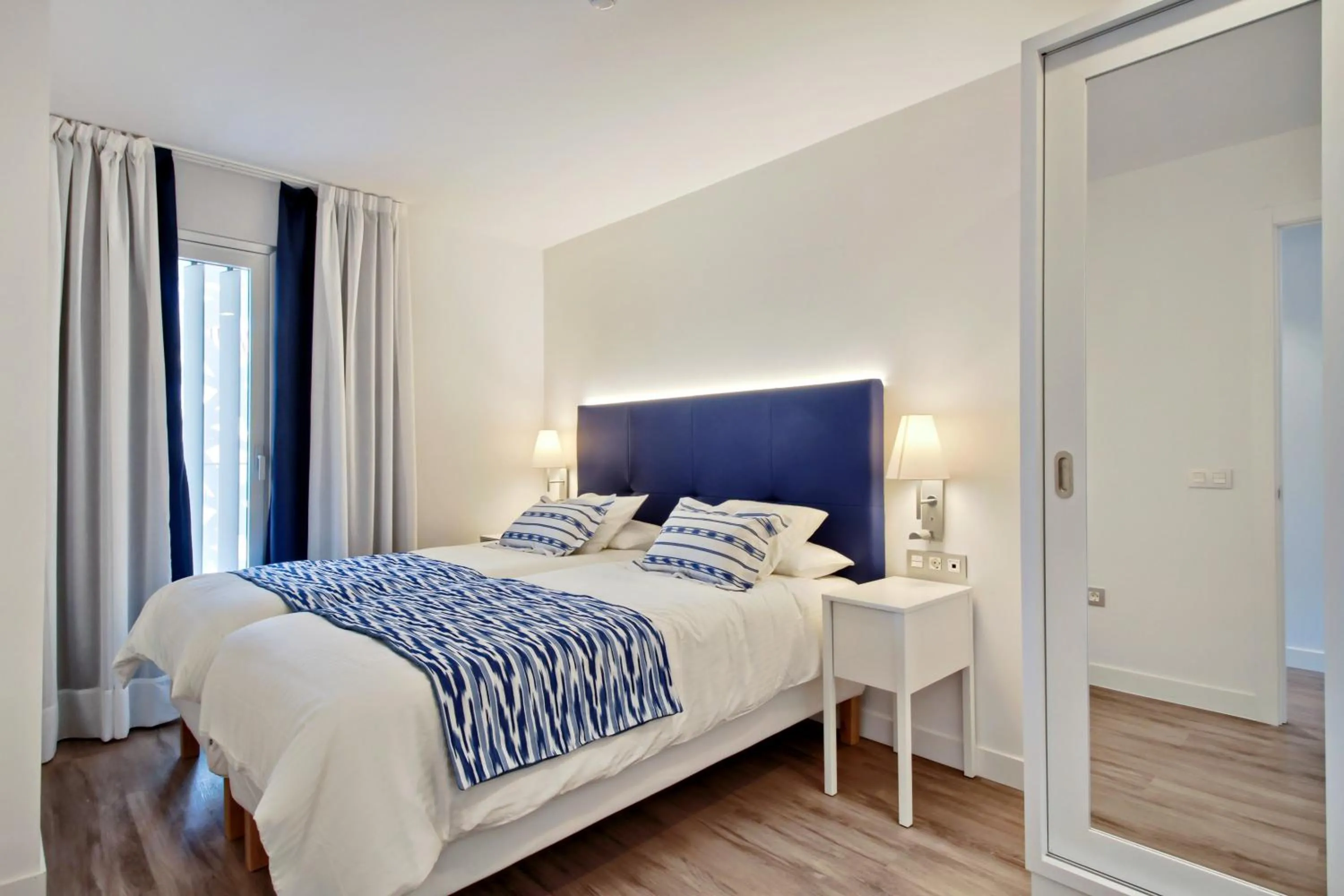 Carihuela Suites