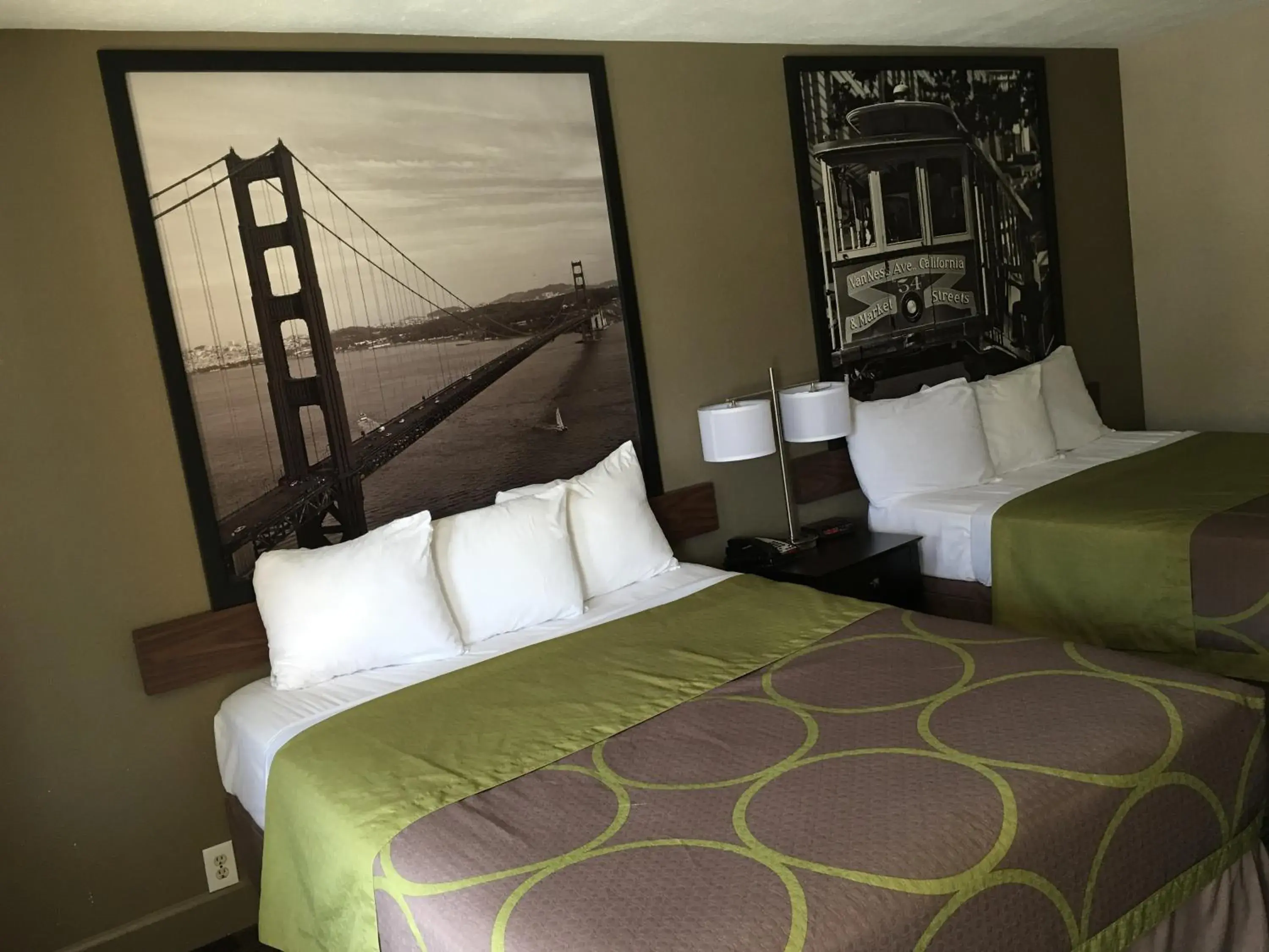 Bed in Super 8 by Wyndham Salinas Bed in Super 8 by Wyndham Salinas