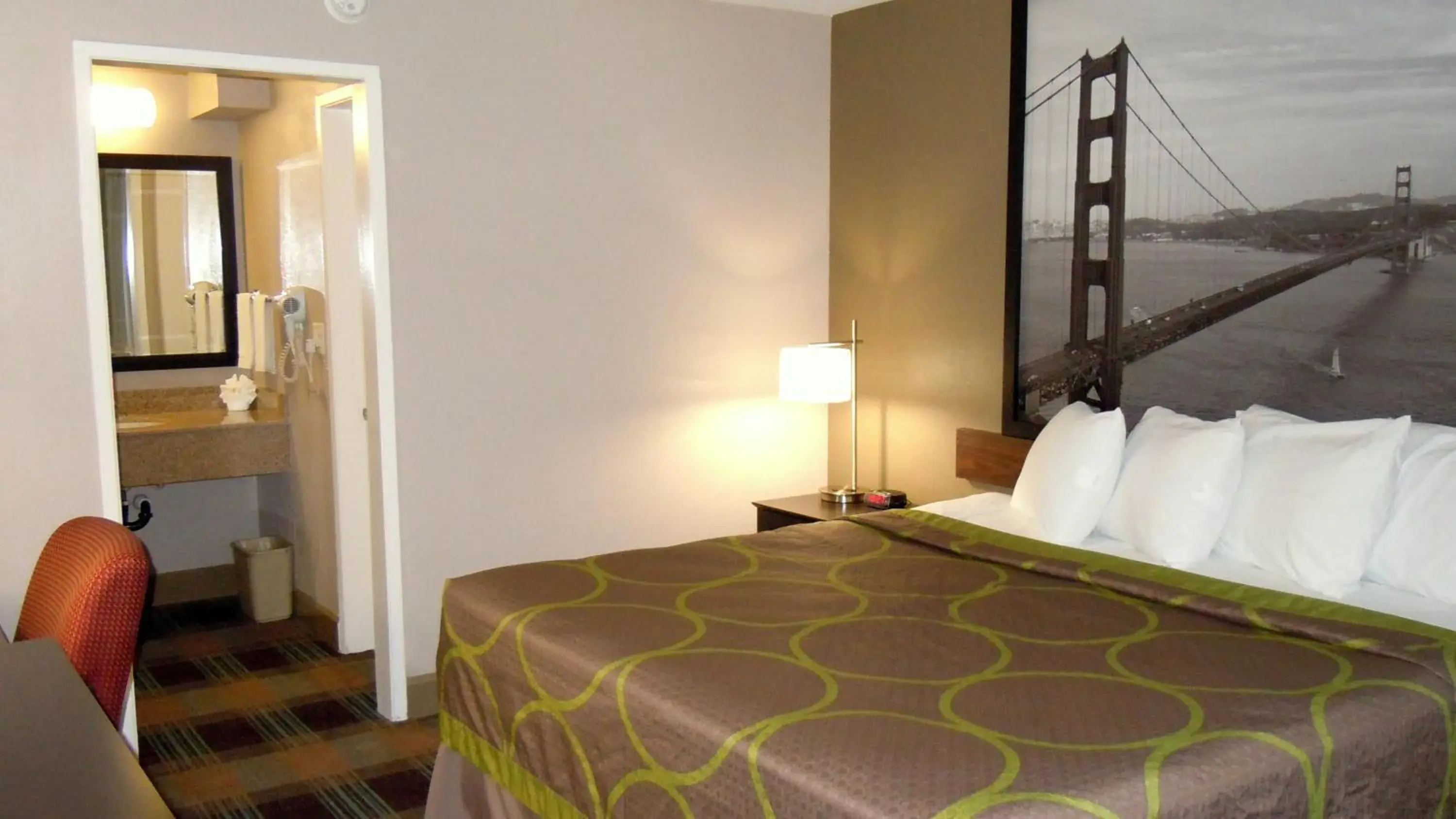 Bed in Super 8 by Wyndham Salinas Bed in Super 8 by Wyndham Salinas