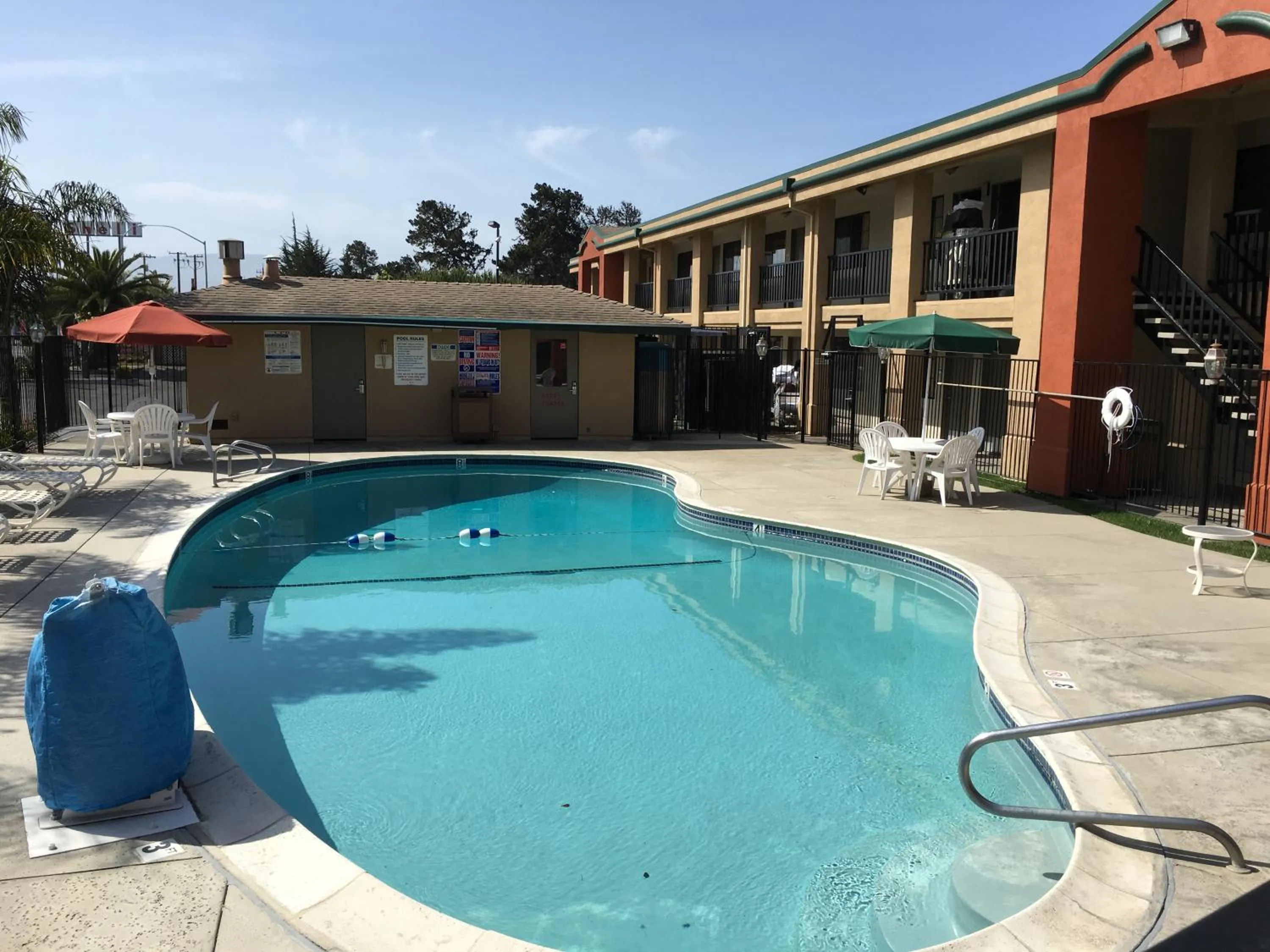  in Super 8 by Wyndham Salinas