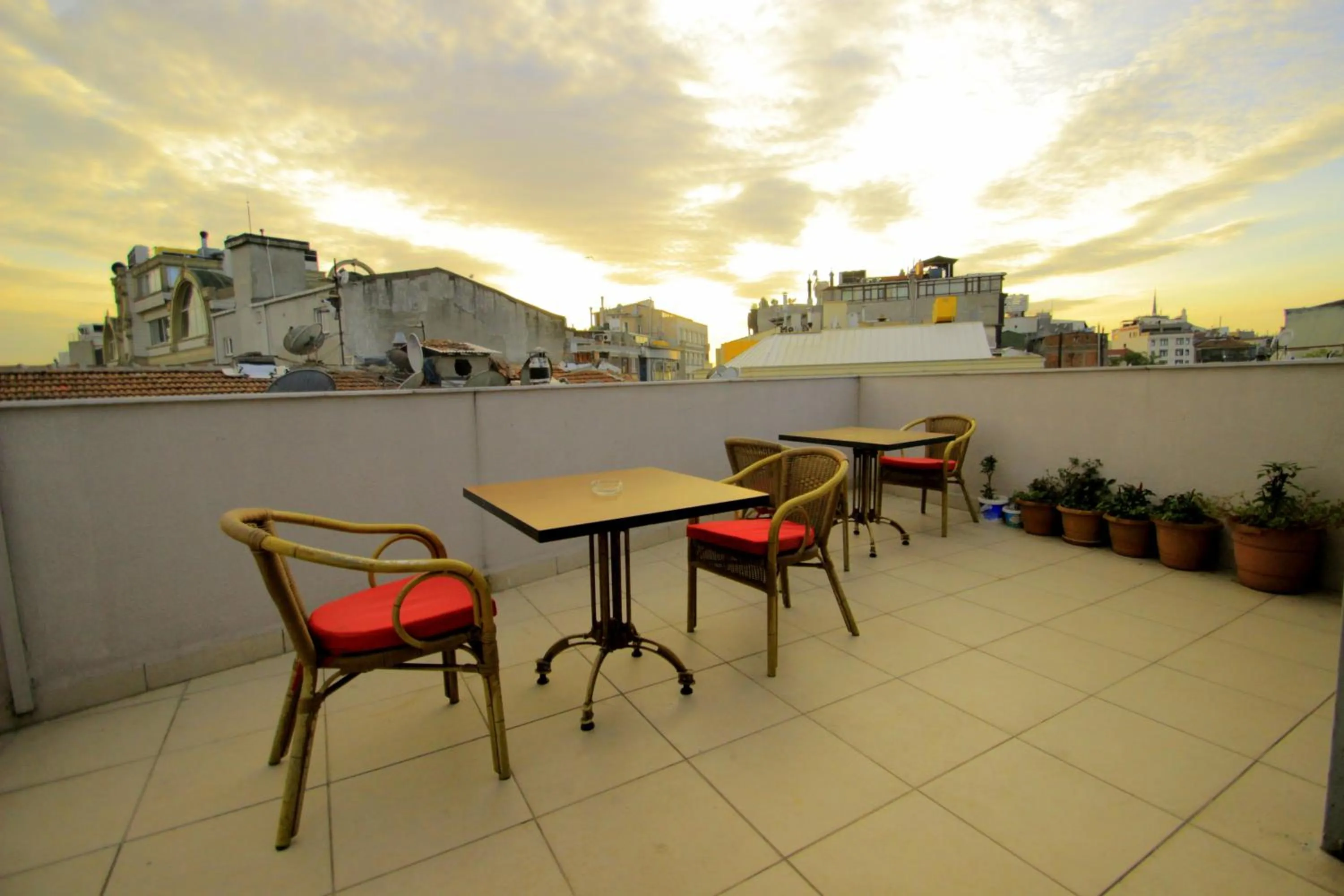 Balcony/Terrace in Istanbul Metro Hotel