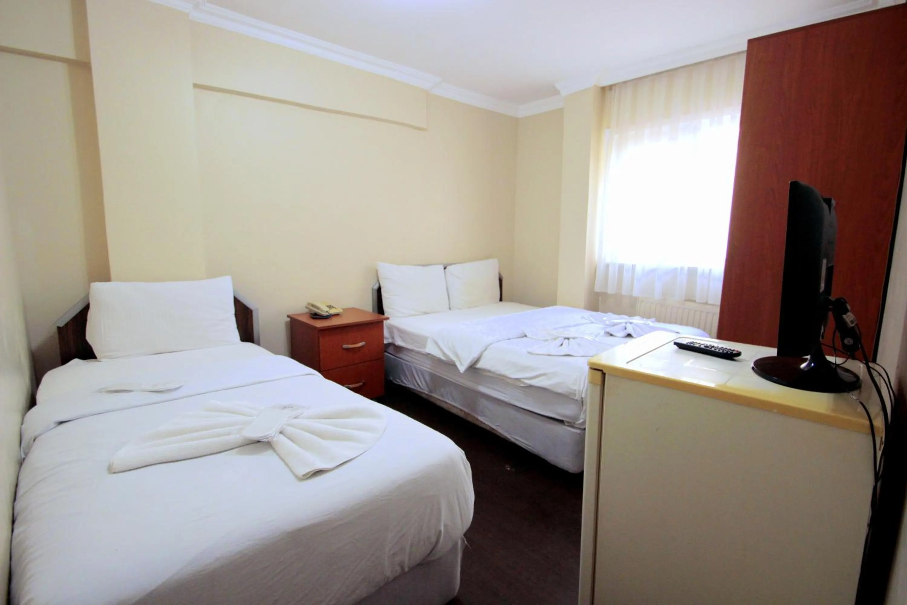 Photo of the whole room, Bed in Istanbul Metro Hotel