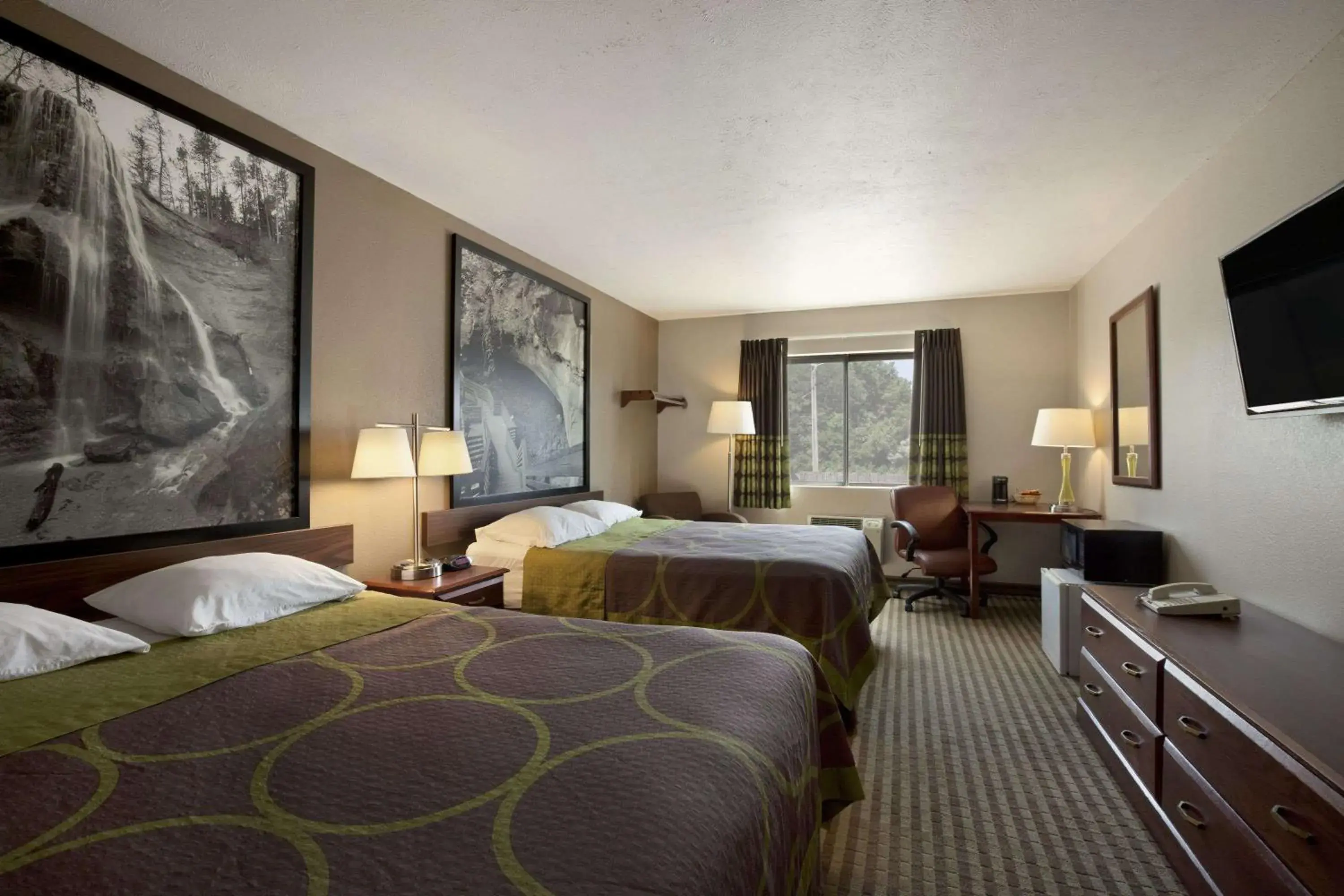 Photo of the whole room in Super 8 by Wyndham Fremont NE