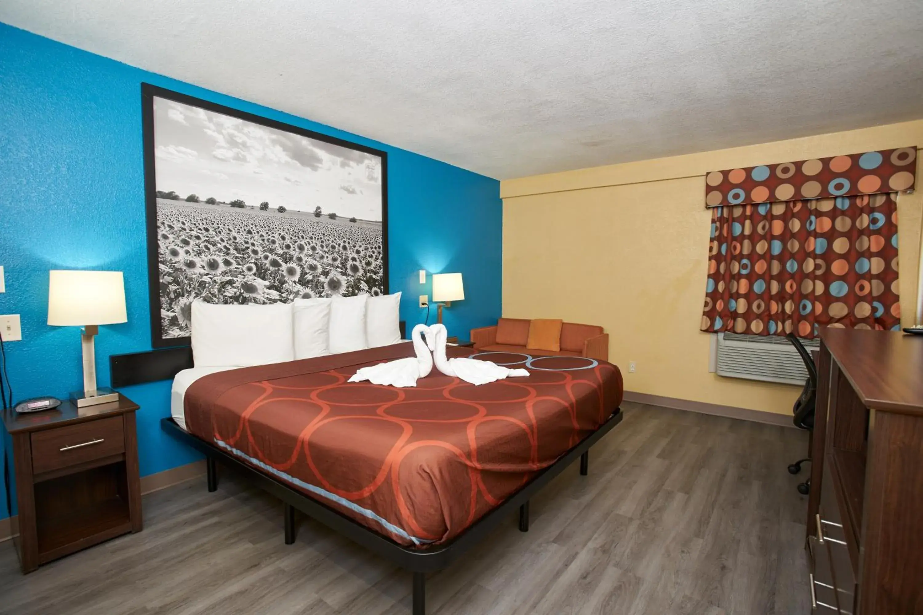 Photo of the whole room, Bed in Super 8 by Wyndham Wichita Airport West Kellogg Photo of the whole room, Bed in Super 8 by Wyndham Wichita Airport West Kellogg