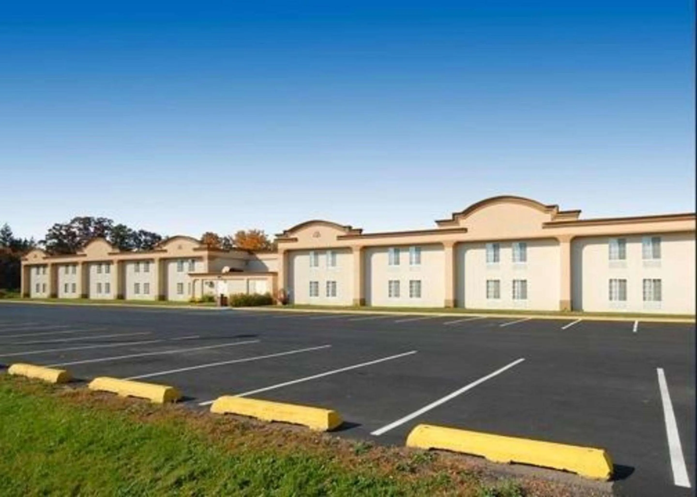 Property Building in Quality Inn & Suites
