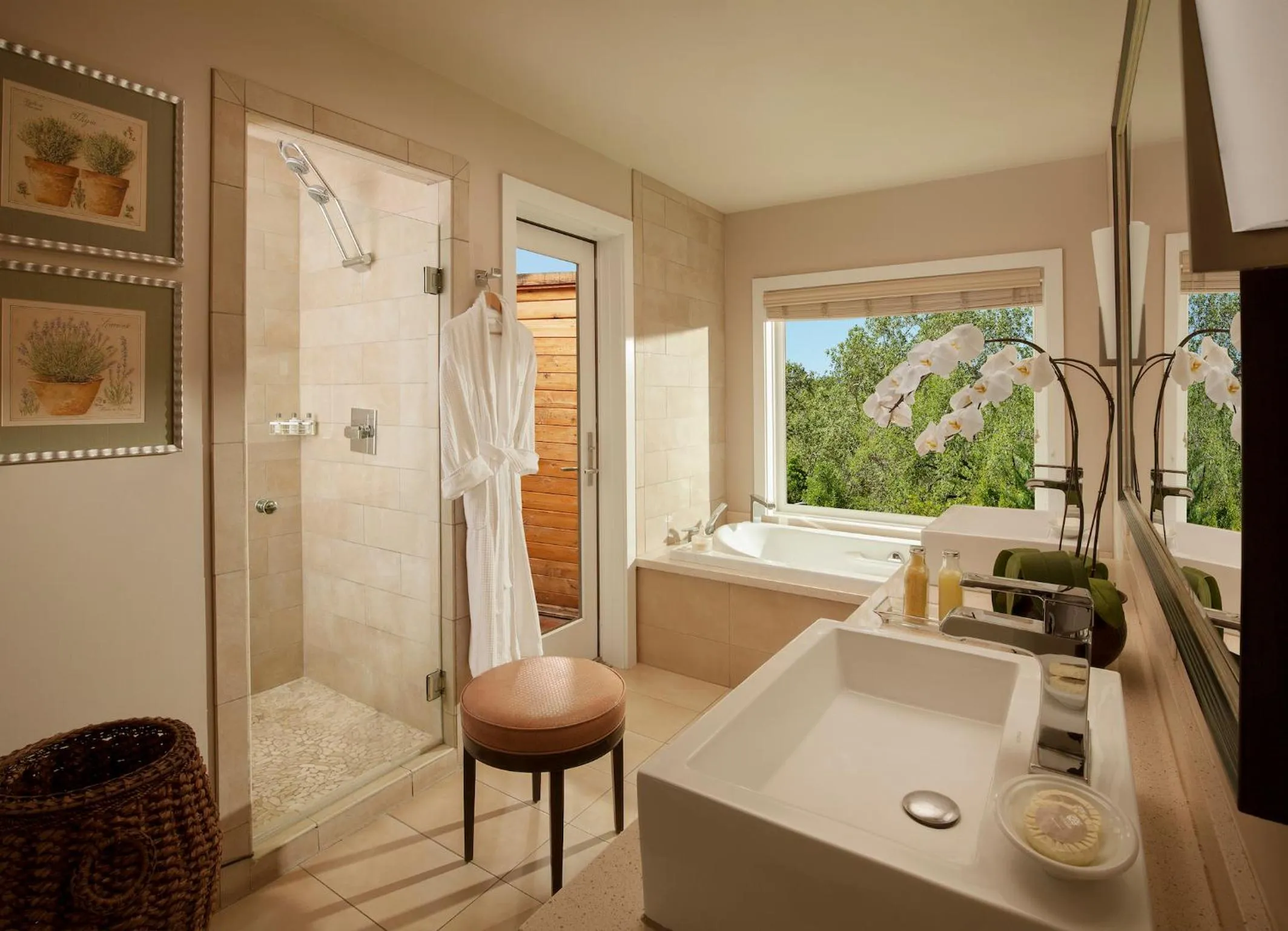 Bathroom in L'Auberge De Sedona