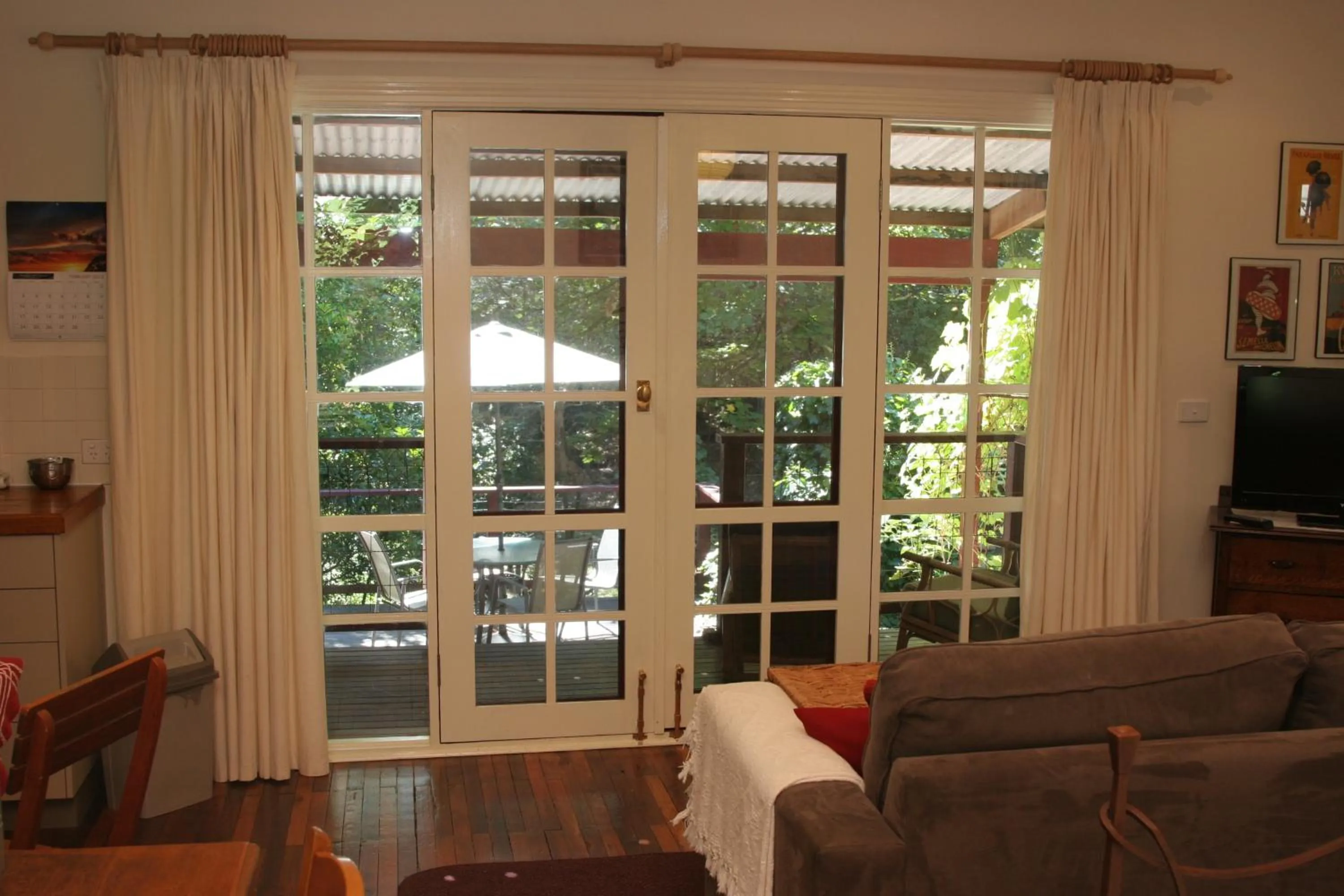 Garden view in Stone's Throw Cottage Bed and Breakfast