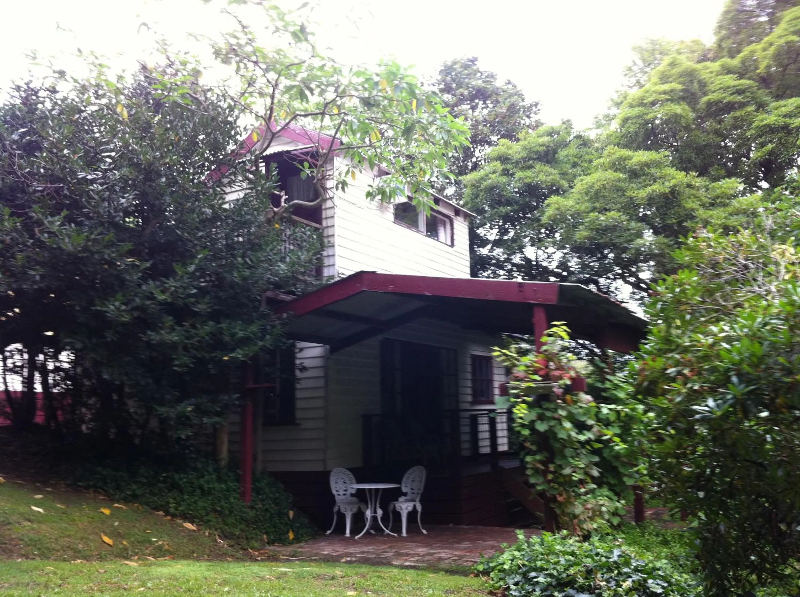 Property building in Stone's Throw Cottage Bed and Breakfast