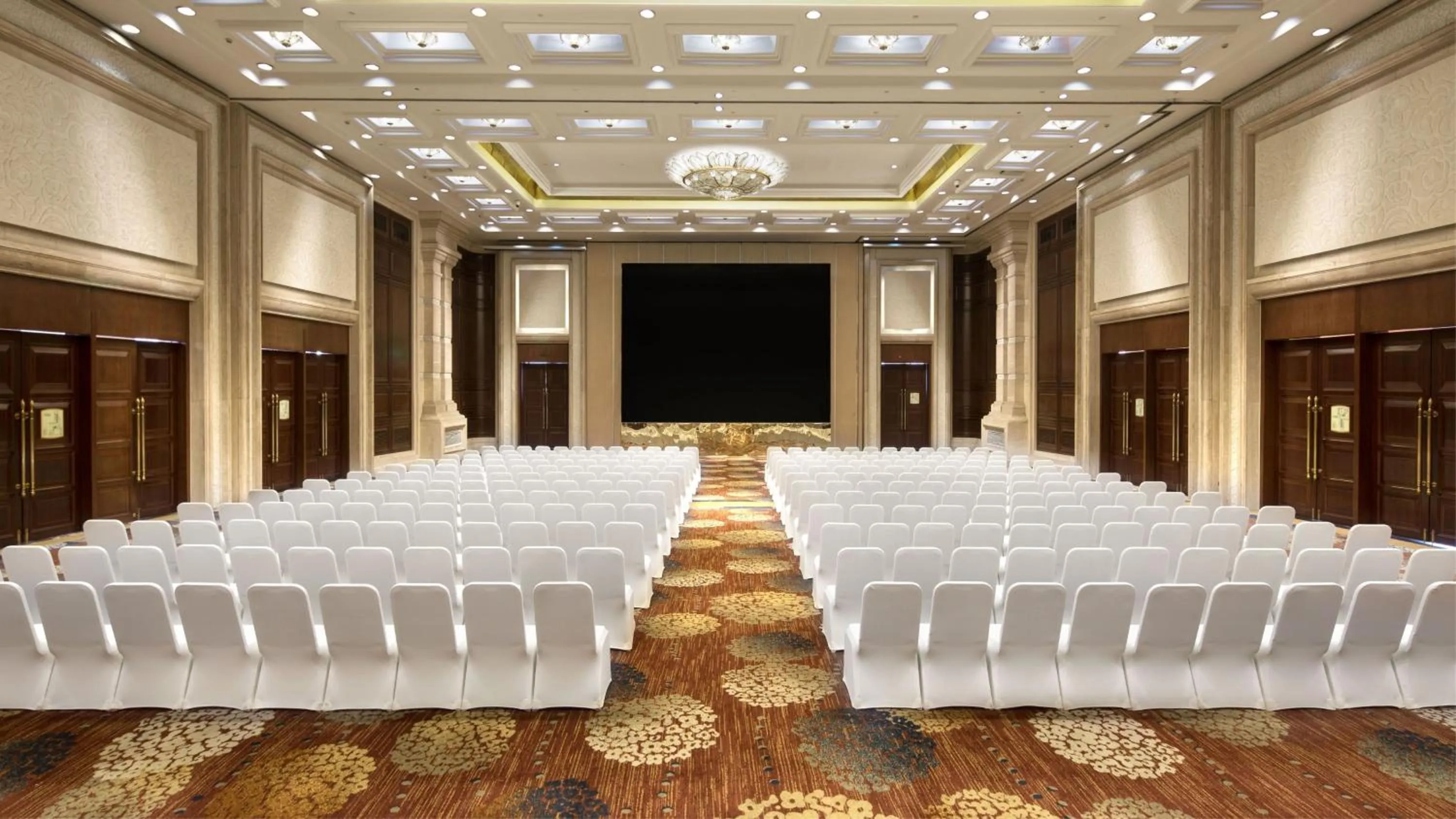 Meeting/conference room in Crowne Plaza Deqing Moganshan by IHG