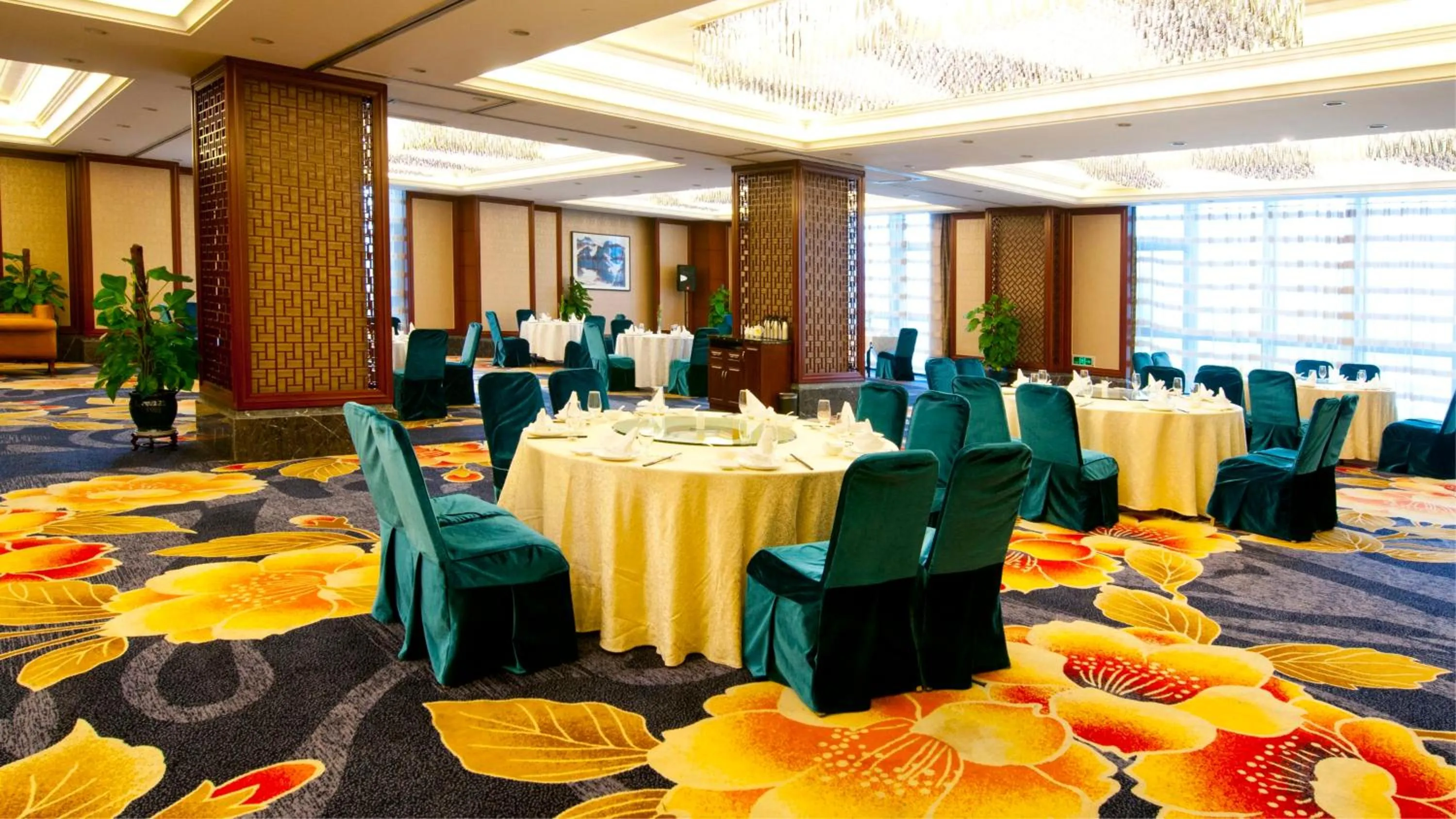 Meeting/conference room in Crowne Plaza Deqing Moganshan by IHG
