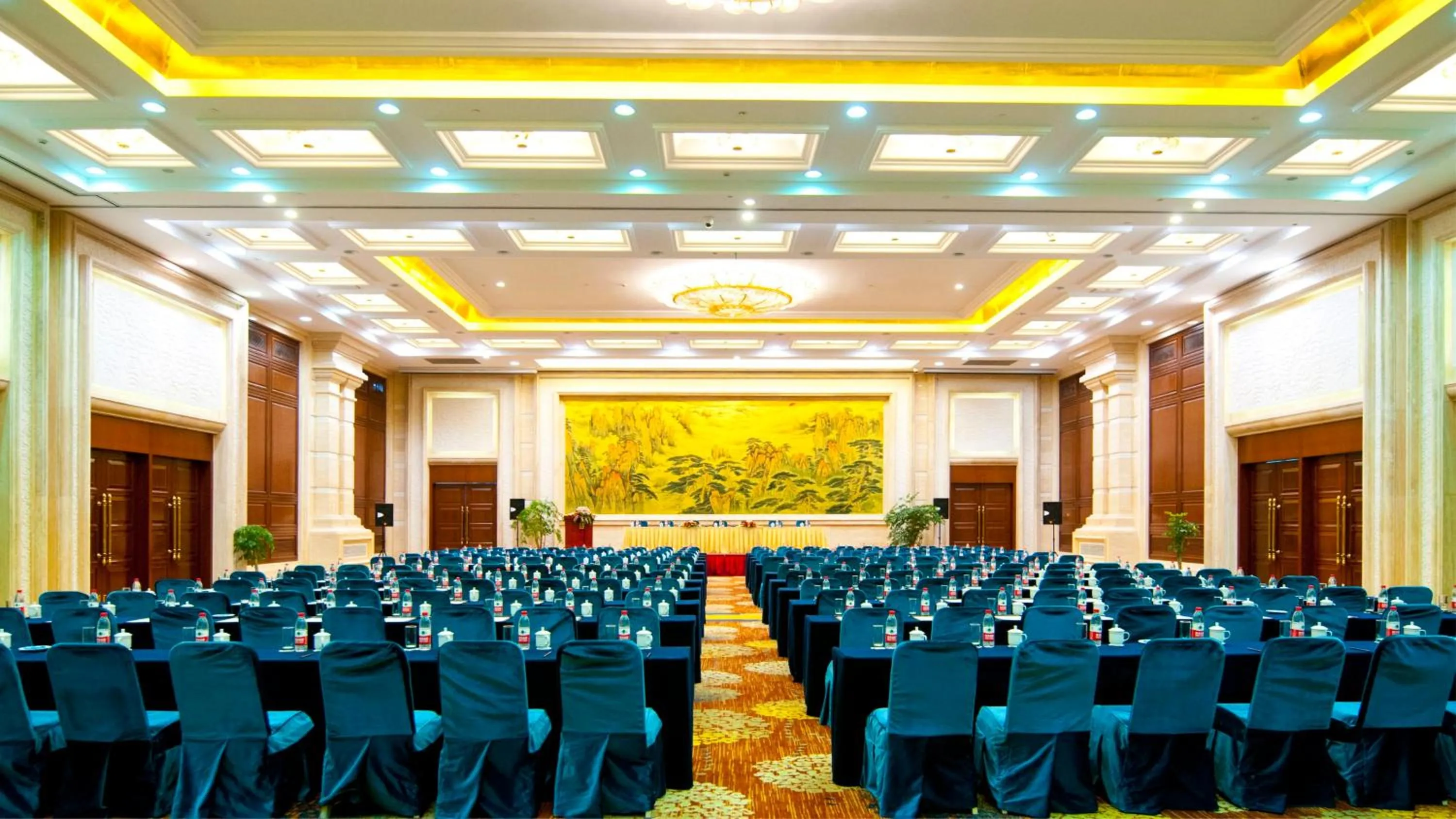 Meeting/conference room in Crowne Plaza Deqing Moganshan by IHG