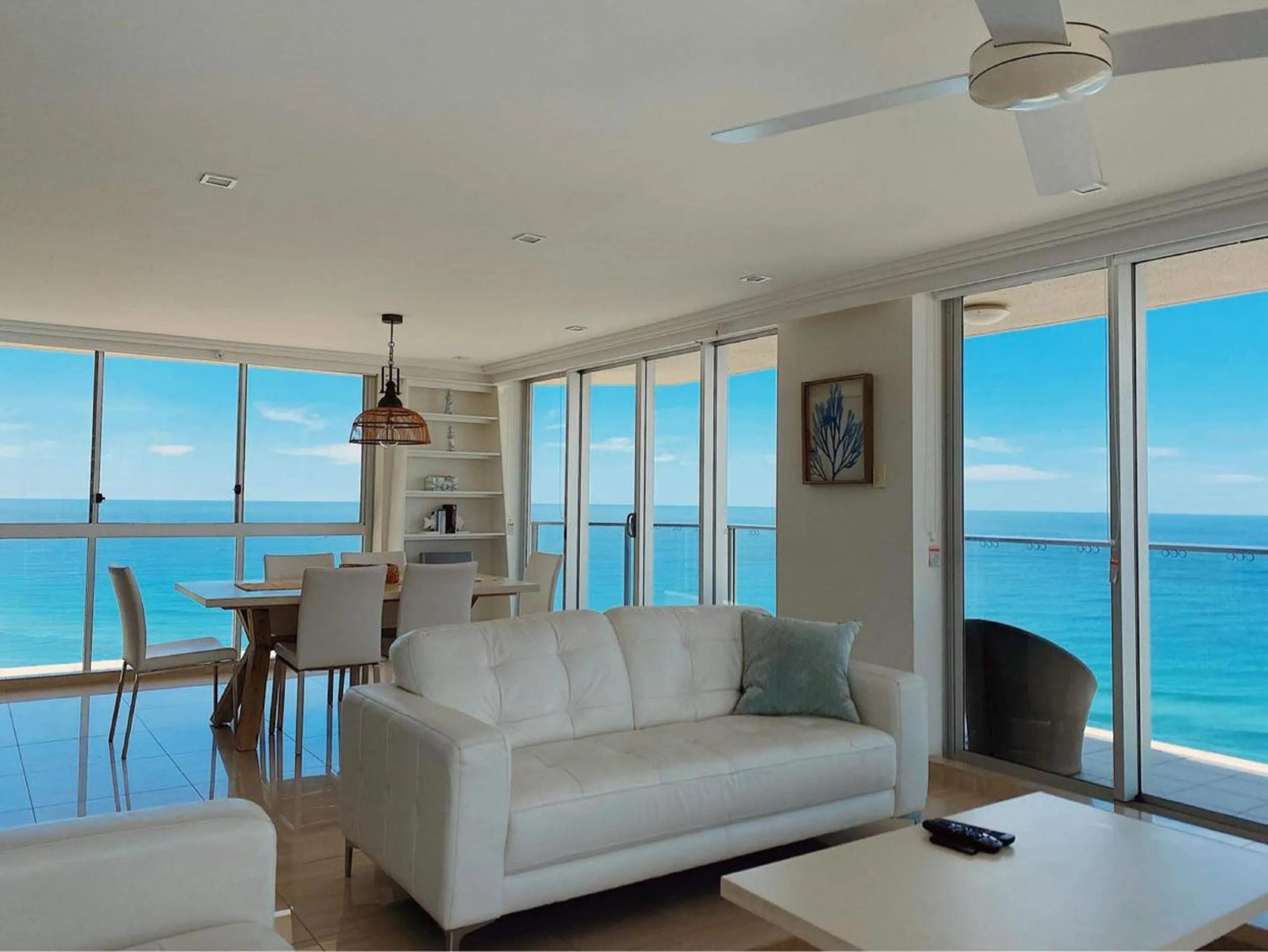 Living room in Hi Surf Beachfront Resort Apartments OFFICIAL SITE