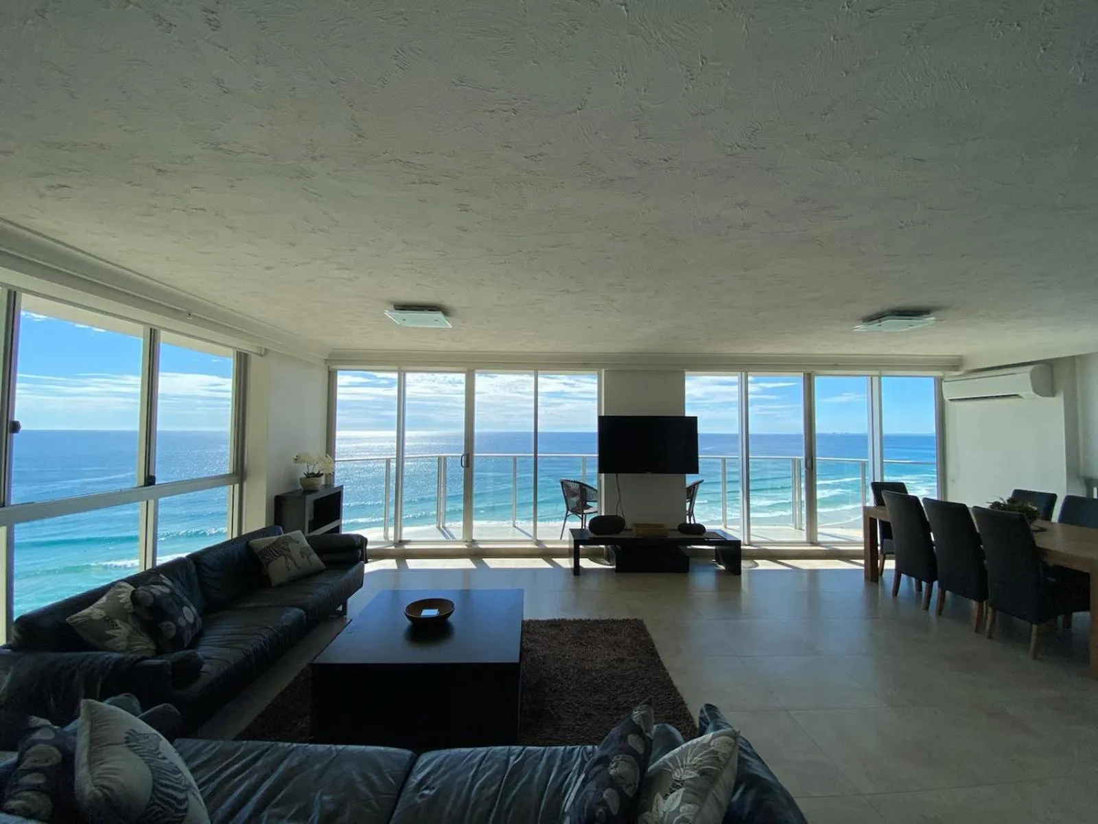 Living room in Hi Surf Beachfront Resort Apartments OFFICIAL SITE