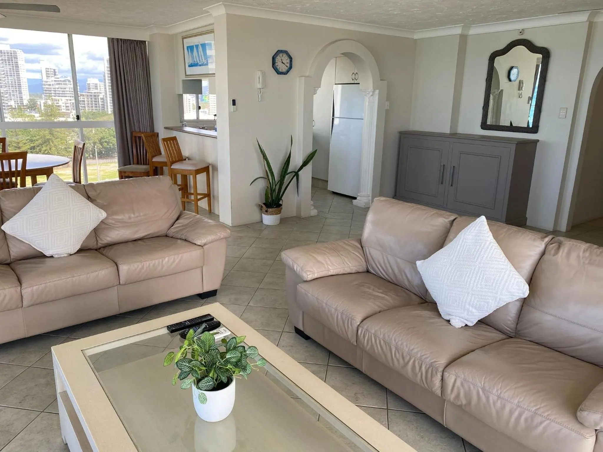 Living room in Hi Surf Beachfront Resort Apartments OFFICIAL SITE