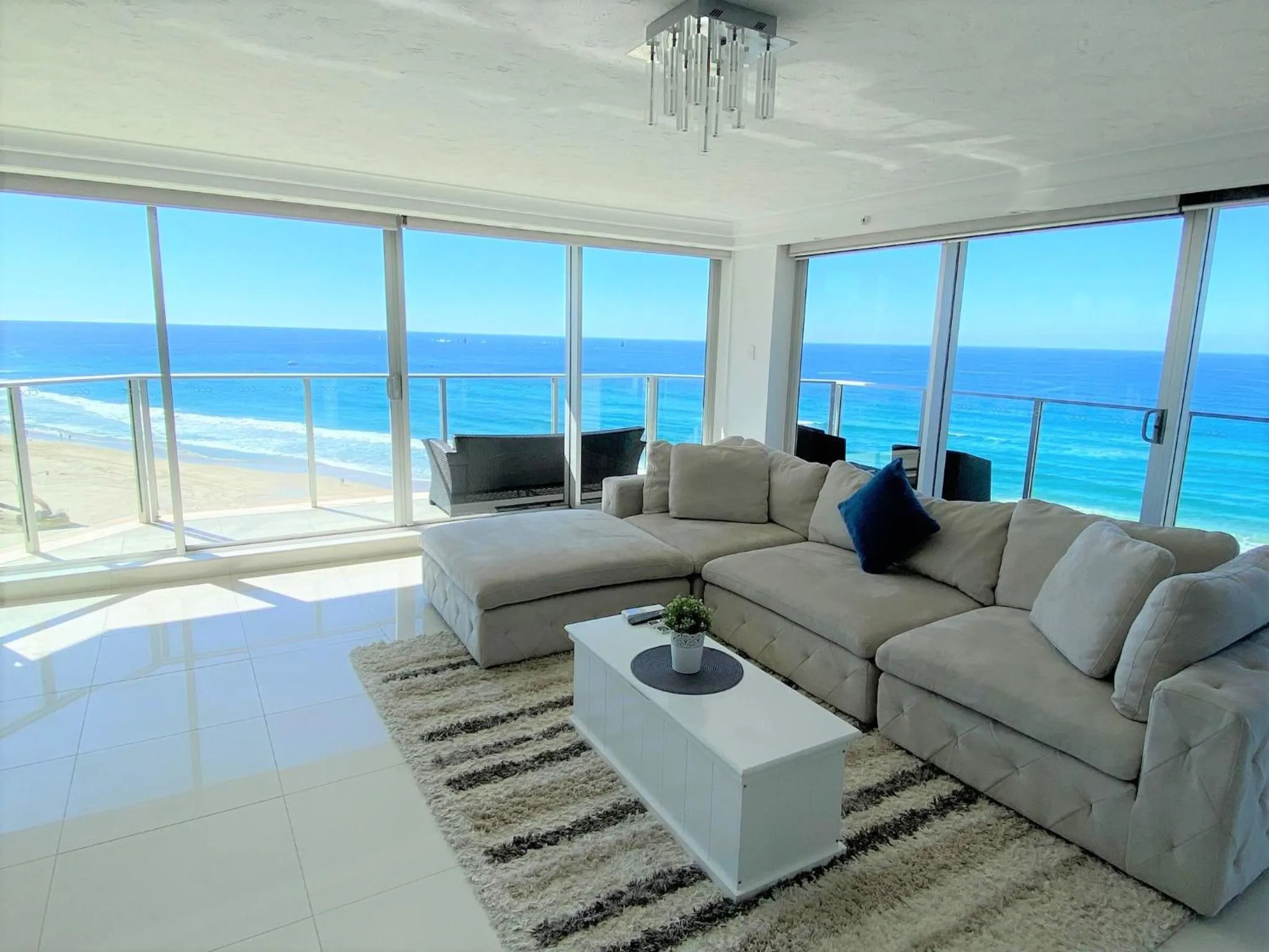 Living room in Hi Surf Beachfront Resort Apartments OFFICIAL SITE