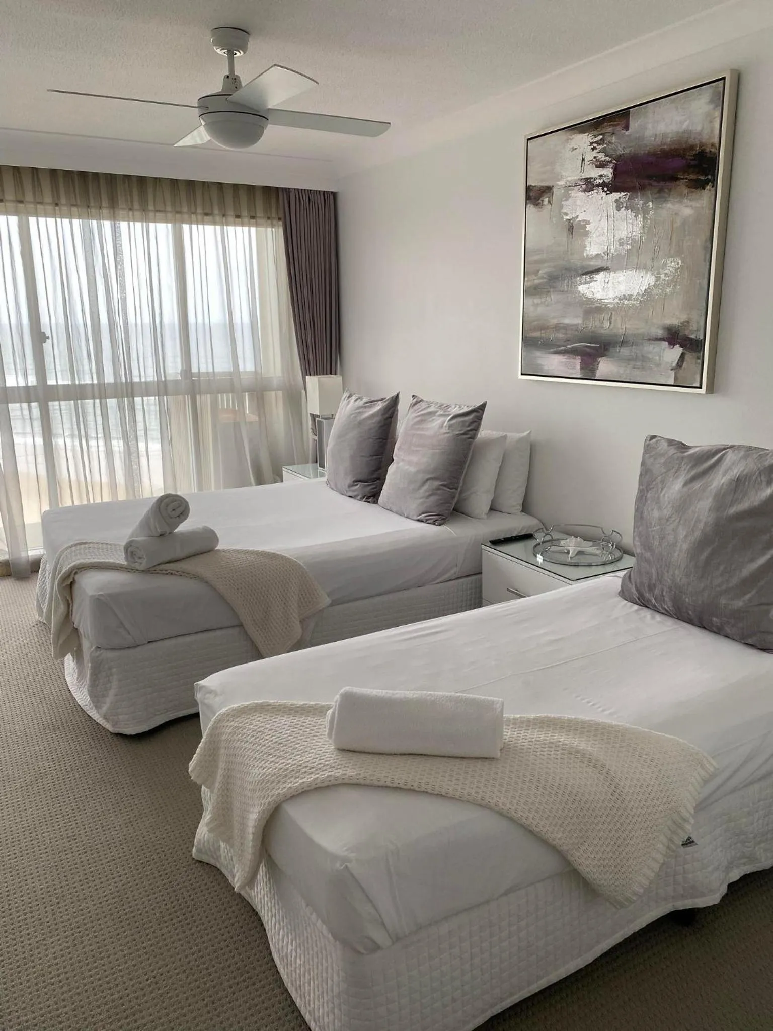 Bed in Hi Surf Beachfront Resort Apartments OFFICIAL SITE