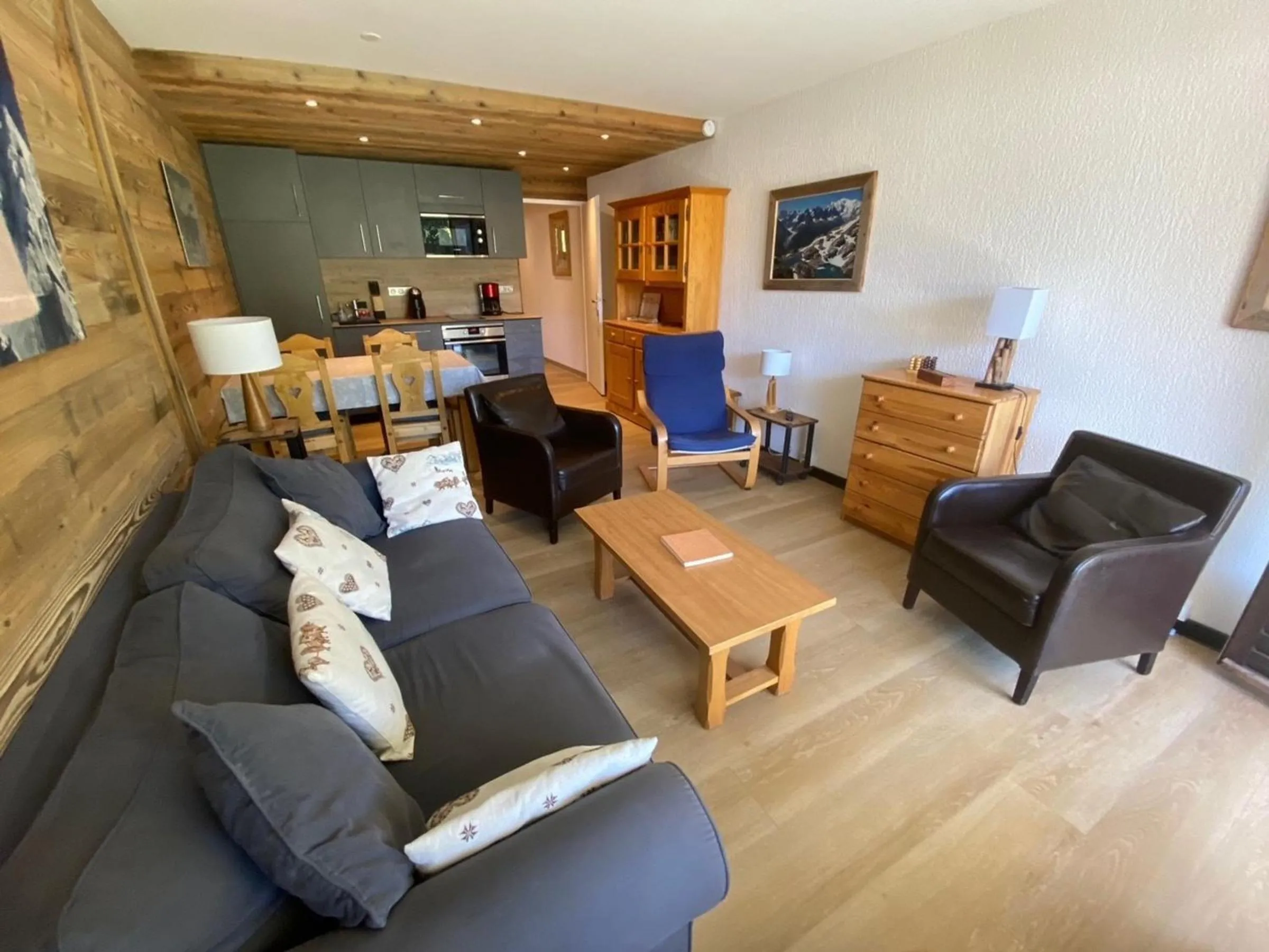 Appartement 2 pièces ensoleillé avec Wi-Fi et parking, La Clusaz - FR-1-459-76