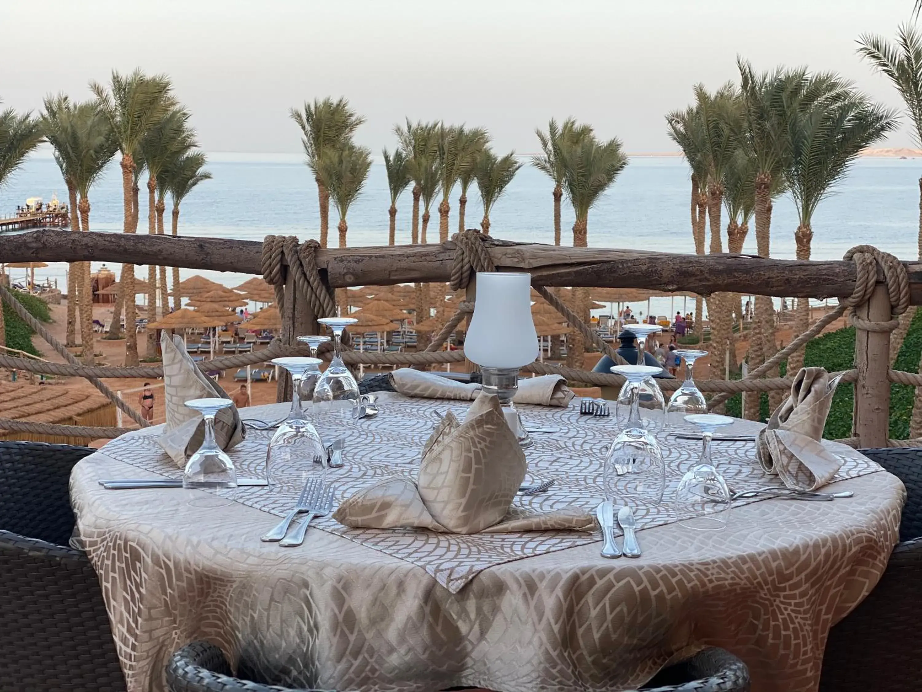 Restaurant/Places to Eat in Nubian Island Hotel