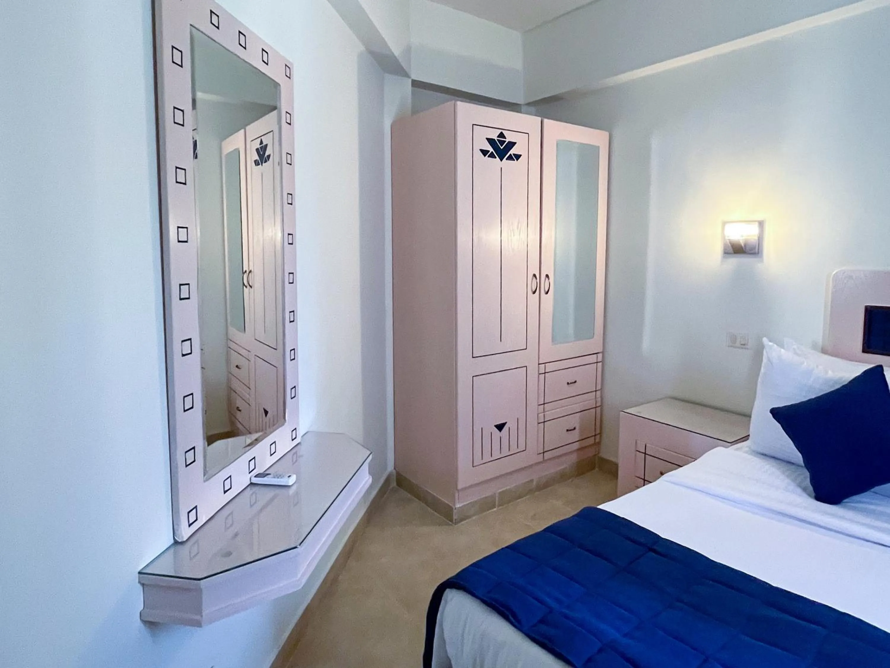 Bedroom, Bed in Nubian Island, Families and Couples only