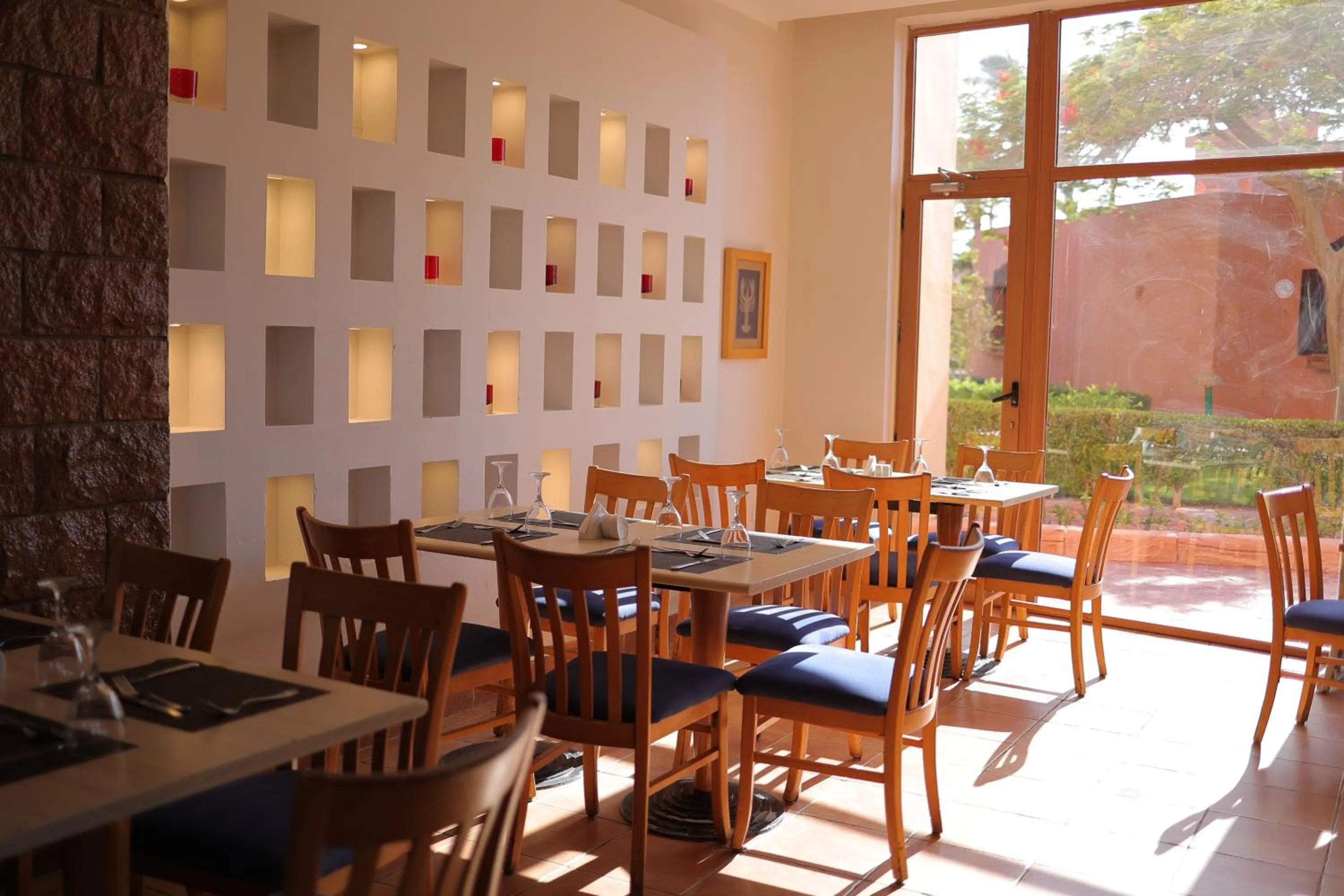 Restaurant/places to eat in Nubian Island, Families and Couples only