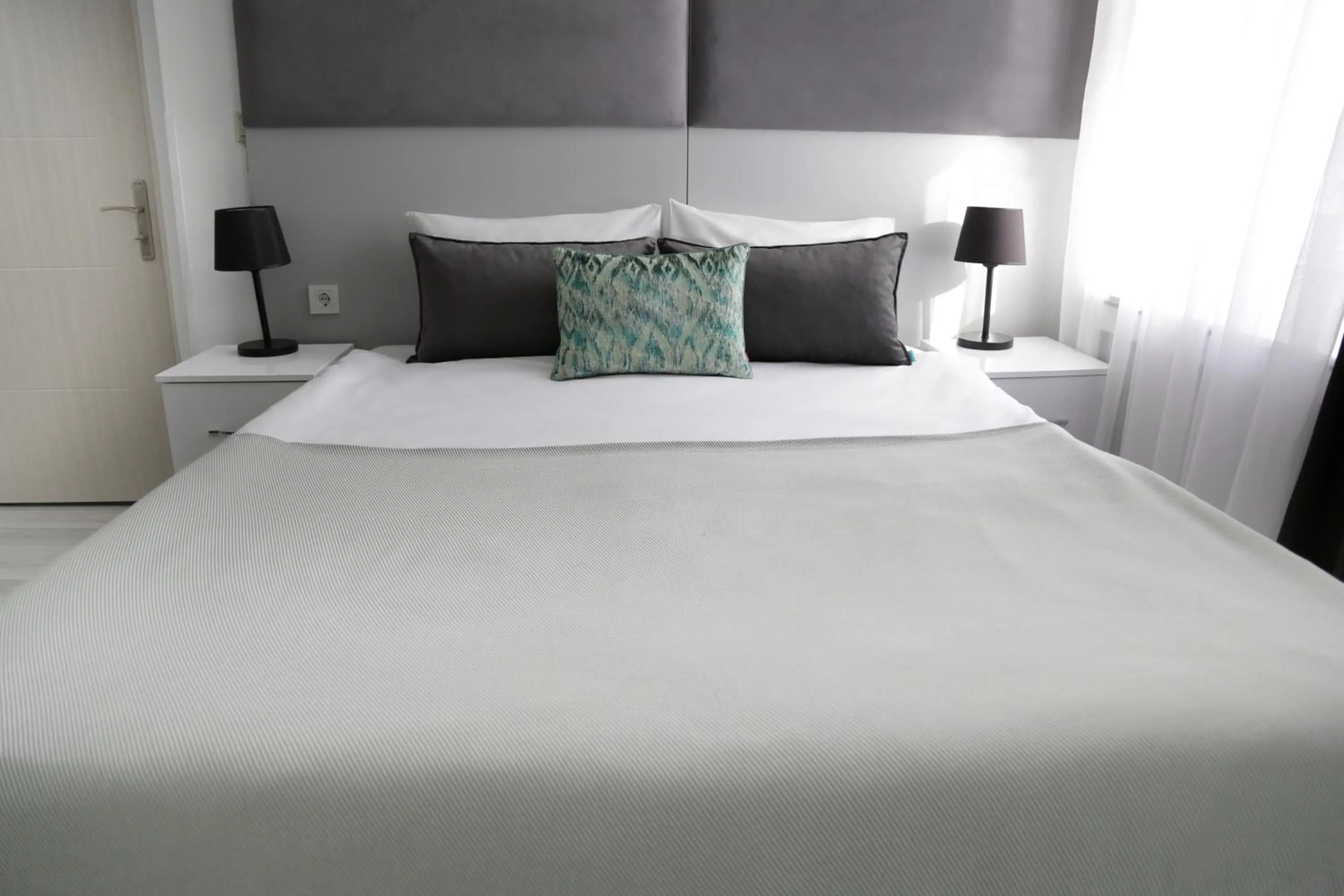 Bedroom, Bed in Bayer Hotel