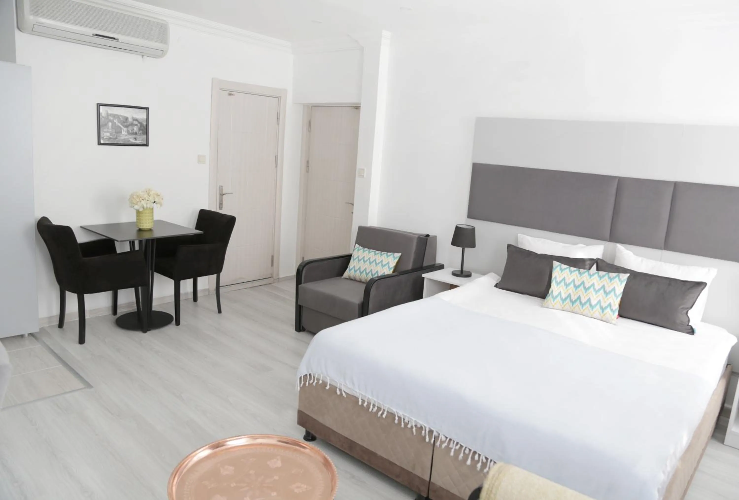 Photo of the whole room, Bed in Bayer Hotel