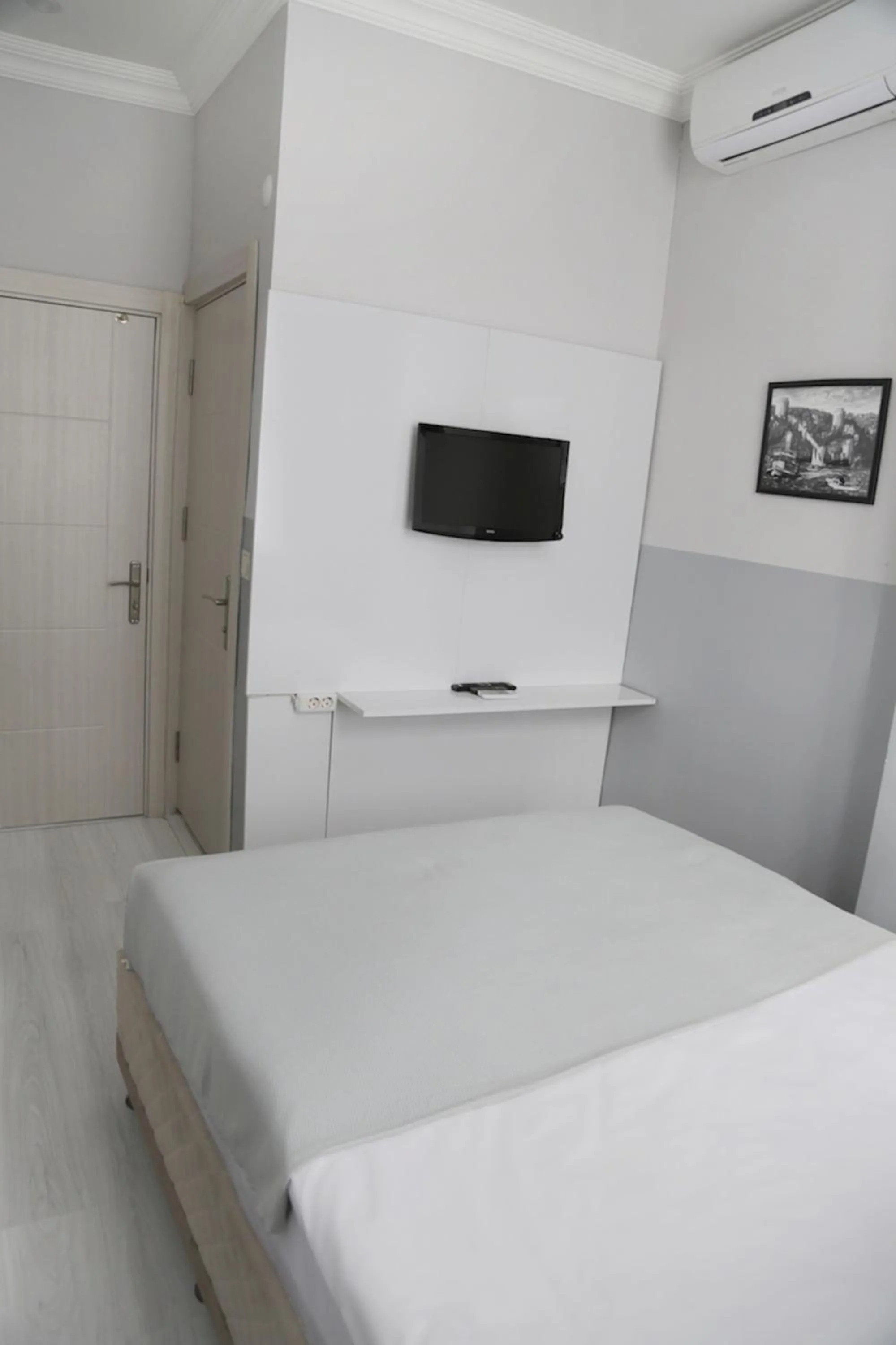 Bedroom, Bed in Bayer Hotel