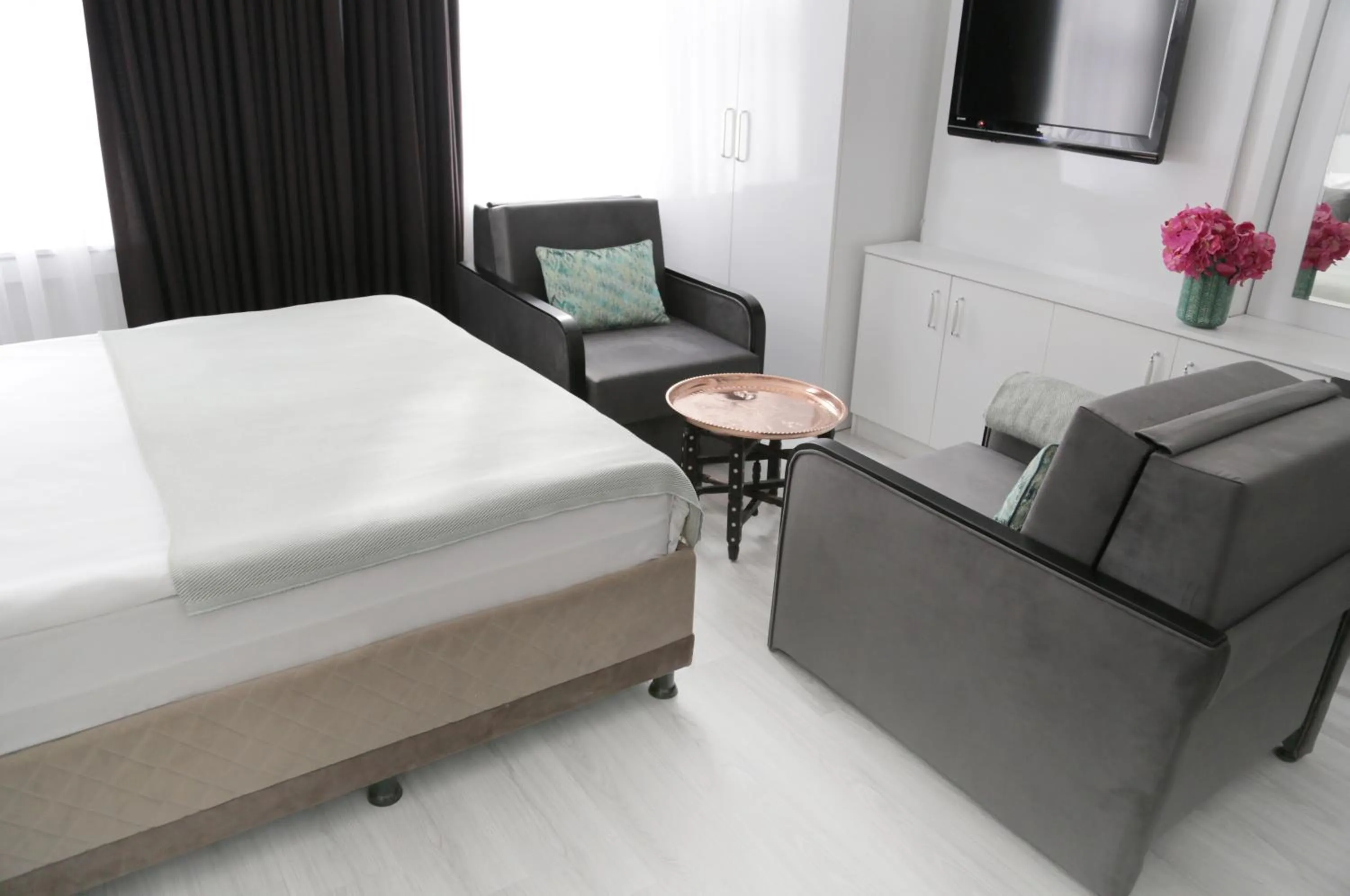 Photo of the whole room, Bed in Bayer Hotel