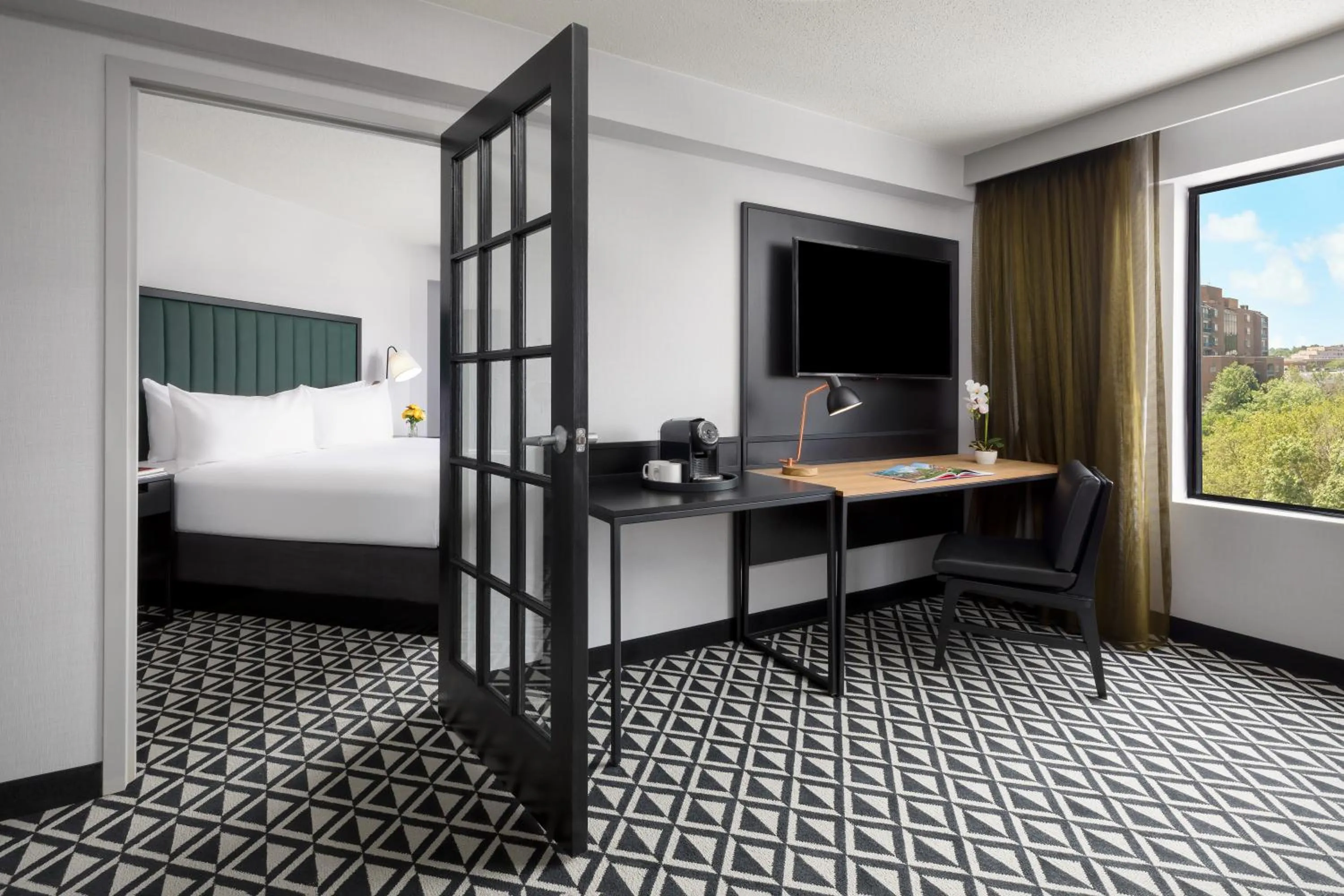 TV and multimedia, Bed in The Arcadian