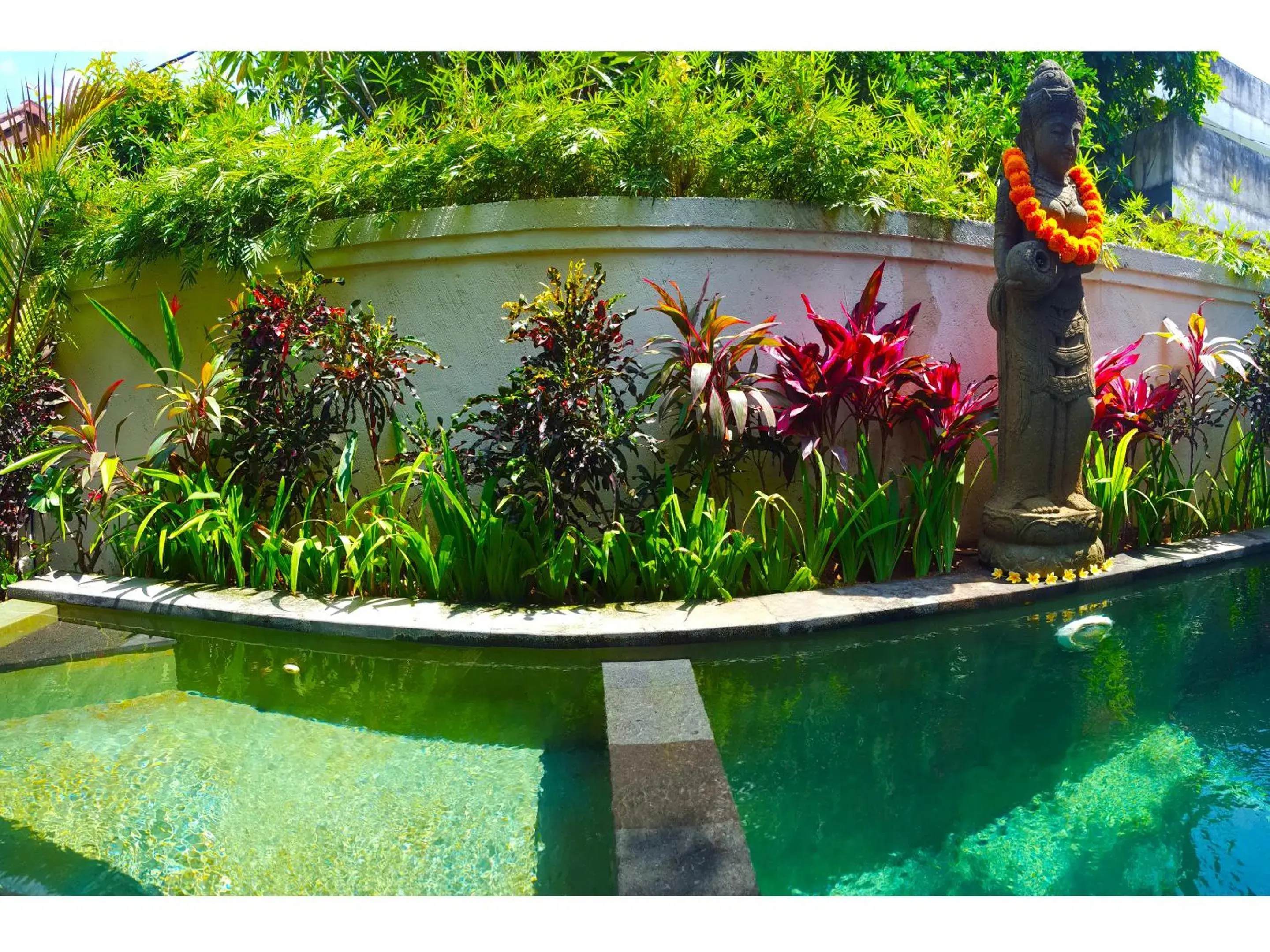 Swimming pool in Juada Garden Swimming pool in Juada Garden