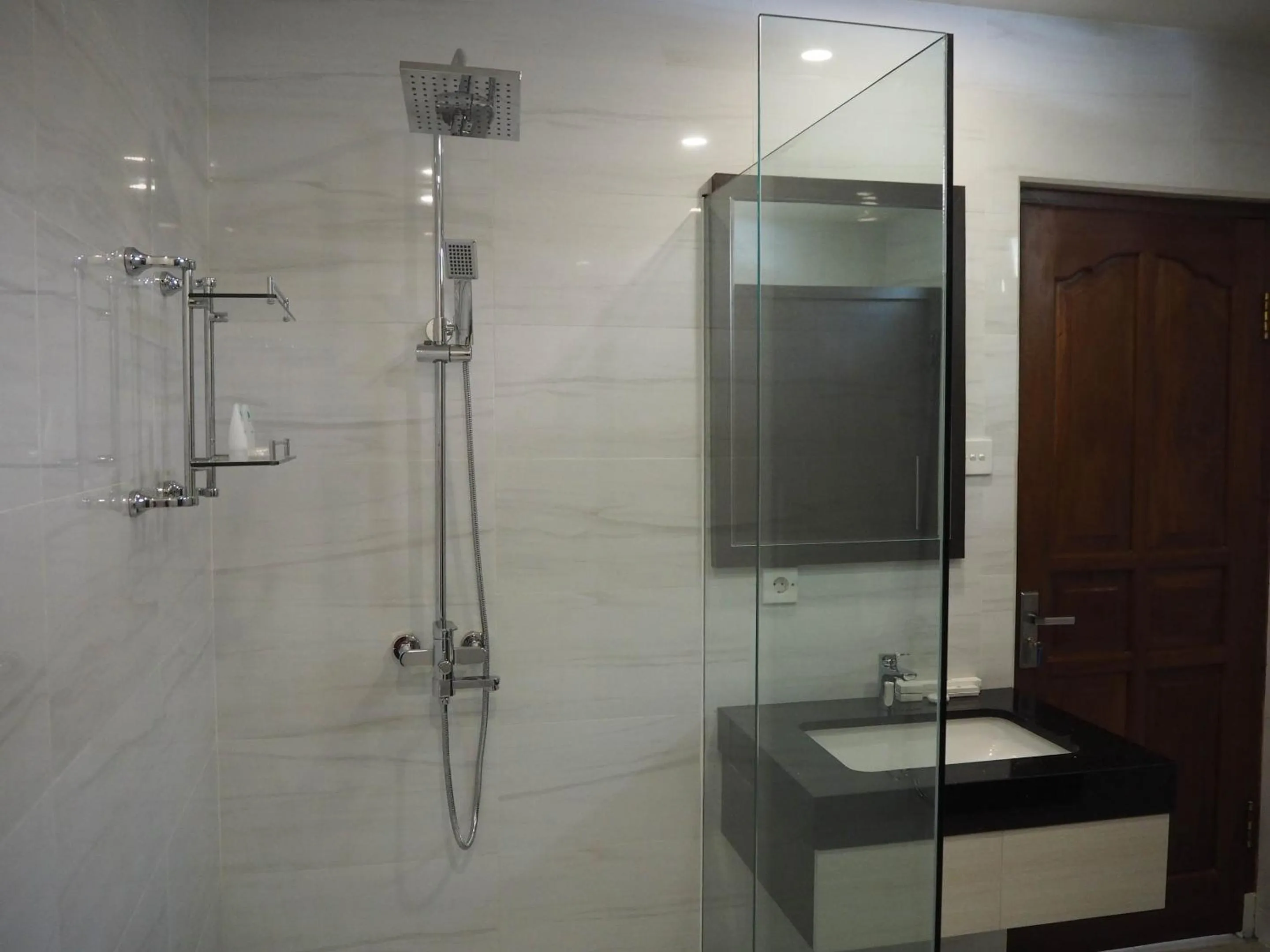 Shower in Juada Garden