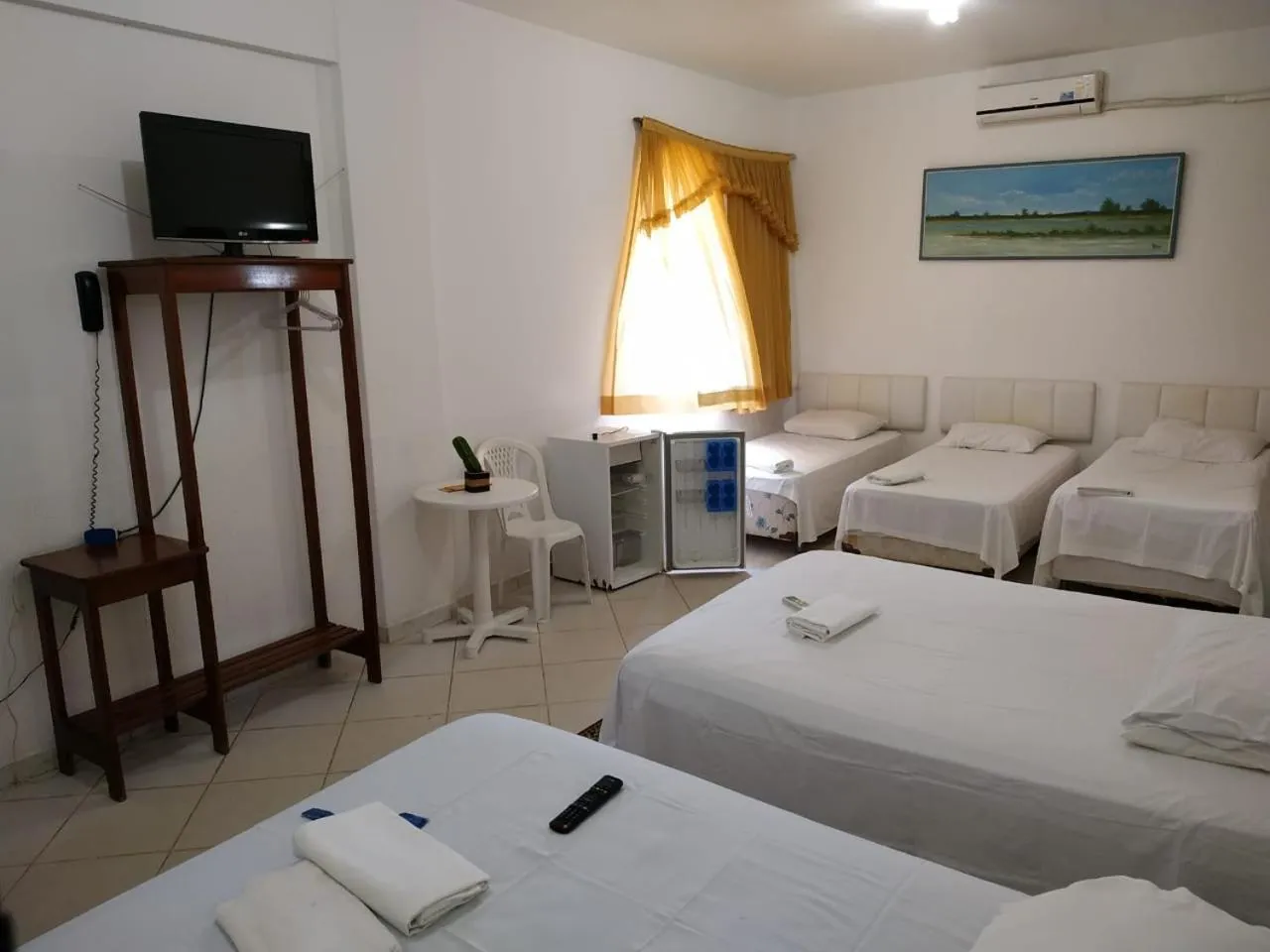 Bed in hotel encontro das aguas