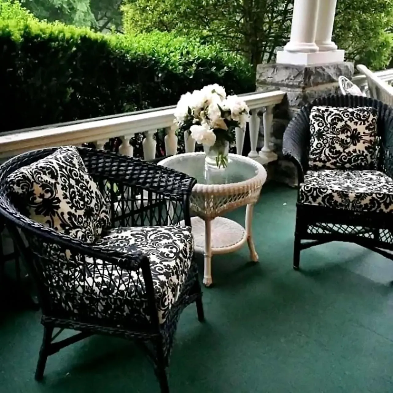 The Lion and the Rose Bed and Breakfast