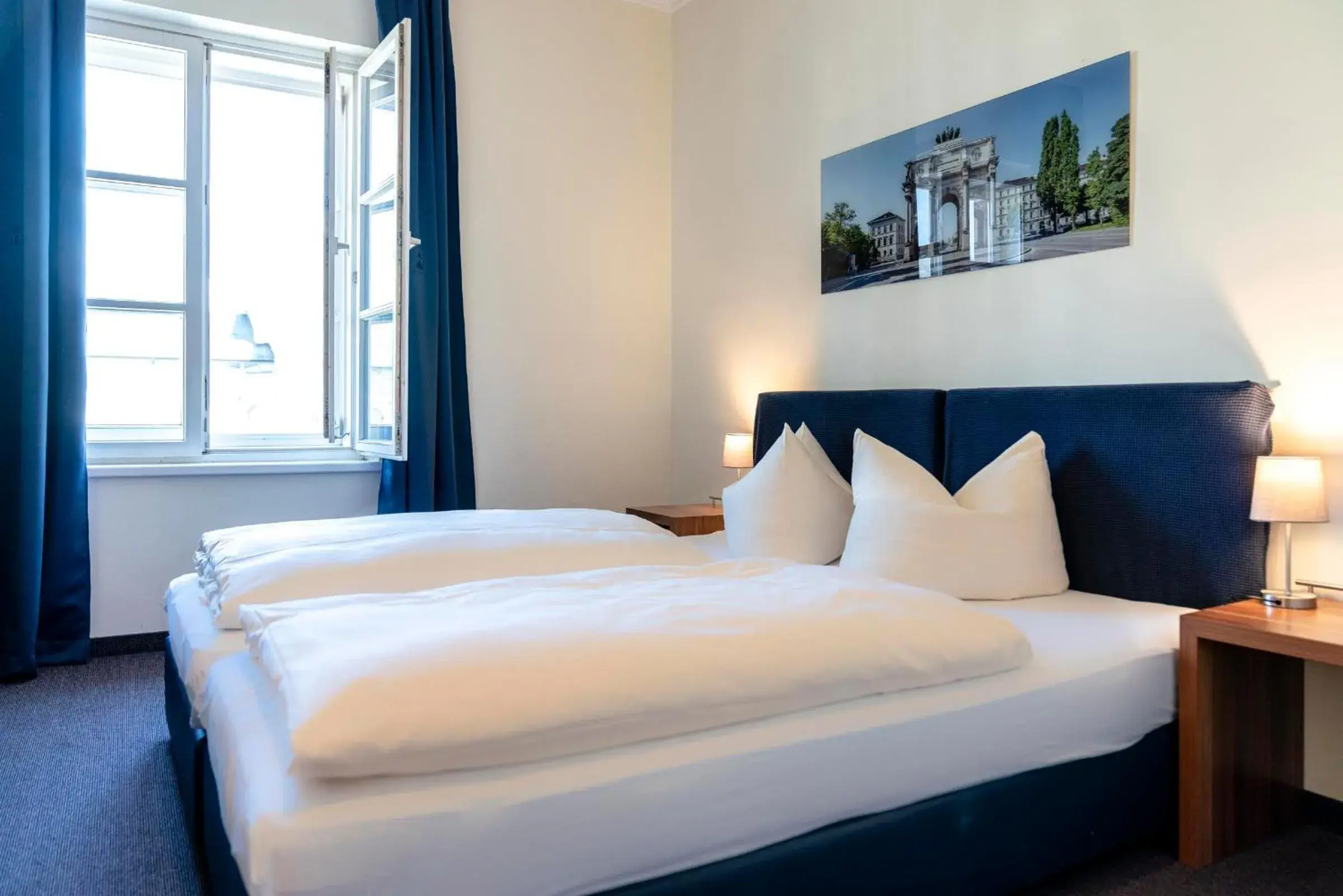 Double or Twin Room with Shower - single occupancy in Hotel-Pension am Siegestor Double or Twin Room with Shower - single occupancy in Hotel-Pension am Siegestor