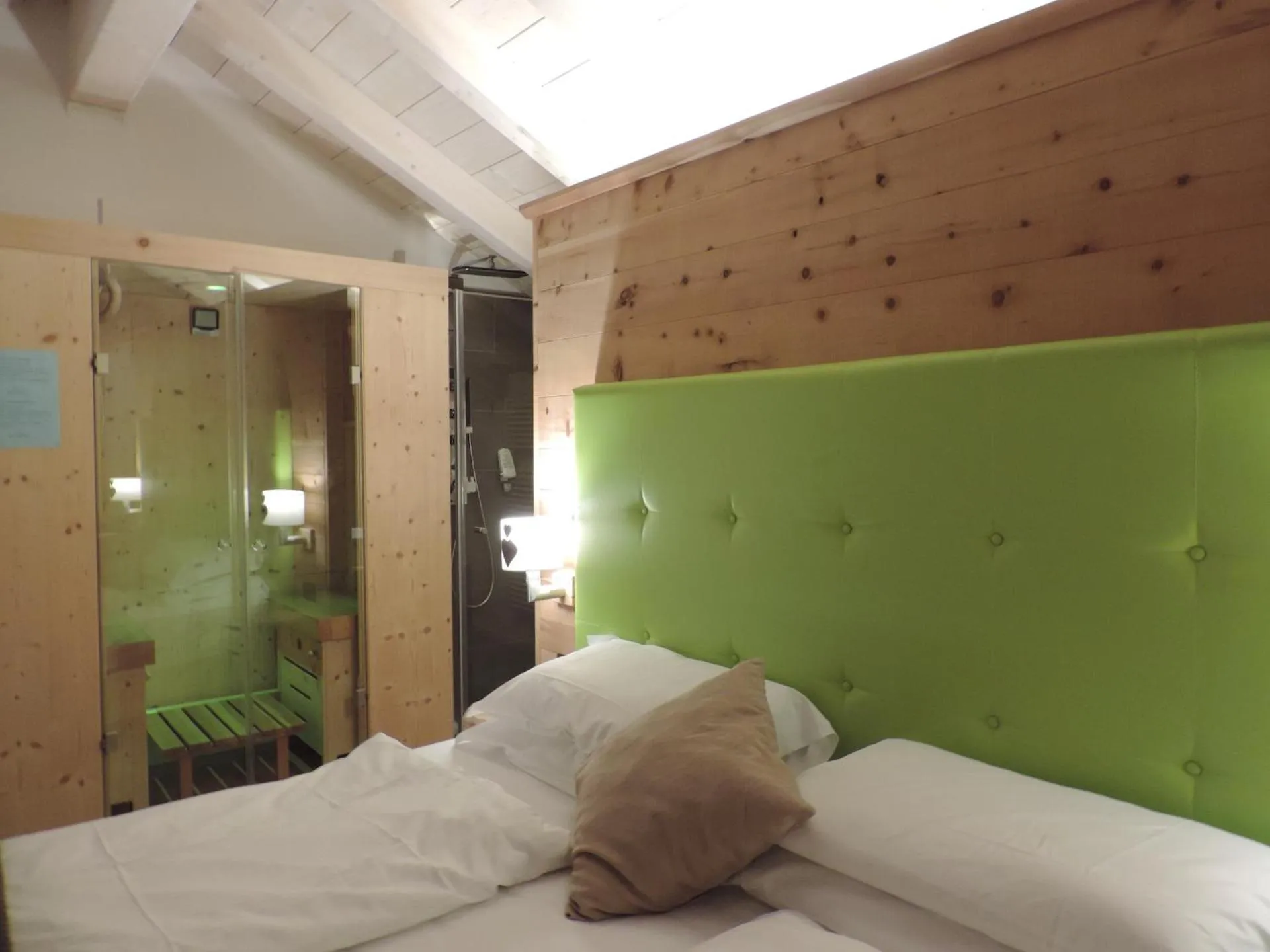 Bed in Hotel Scoiattolo