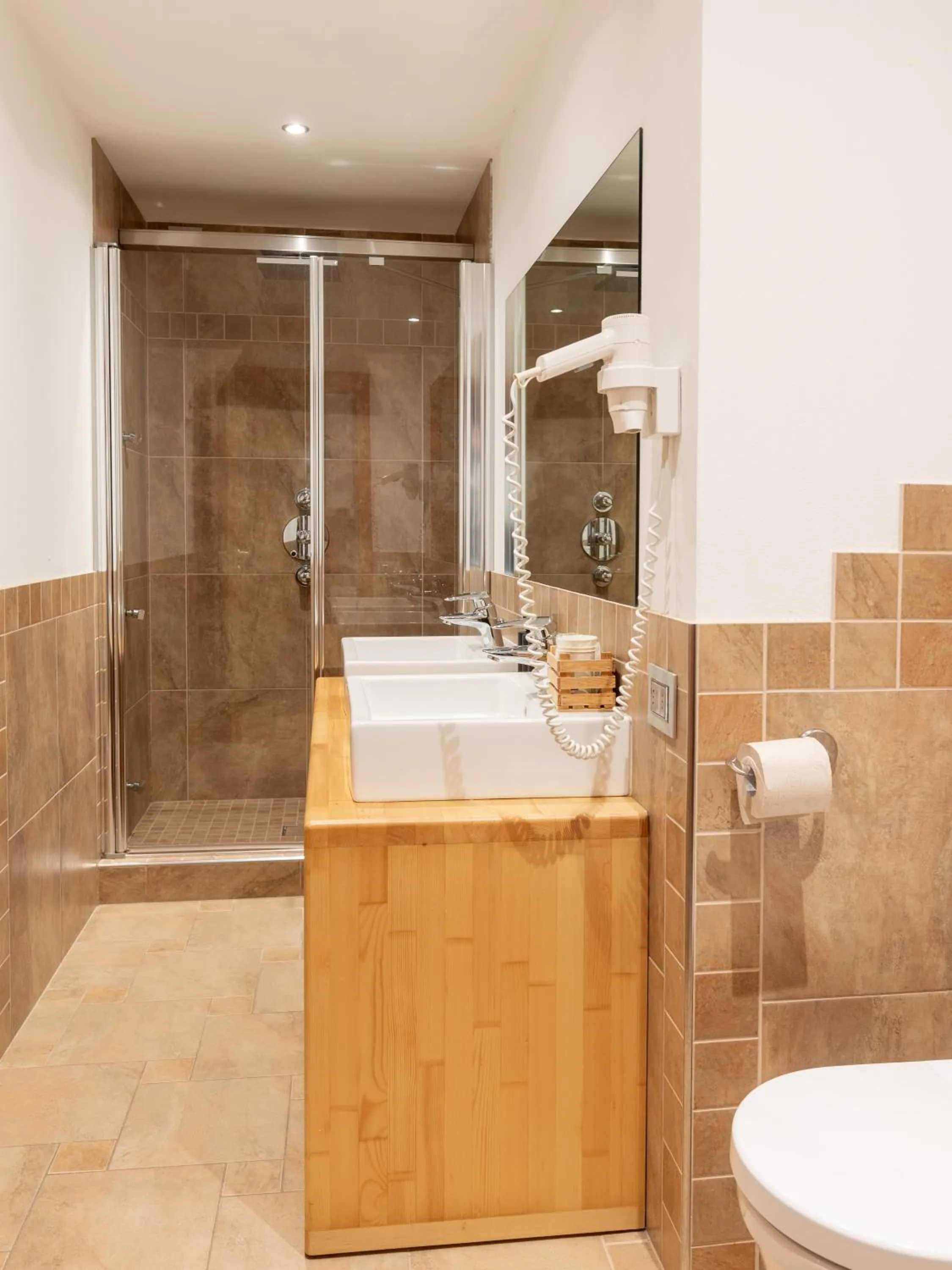 Shower in Hotel Scoiattolo