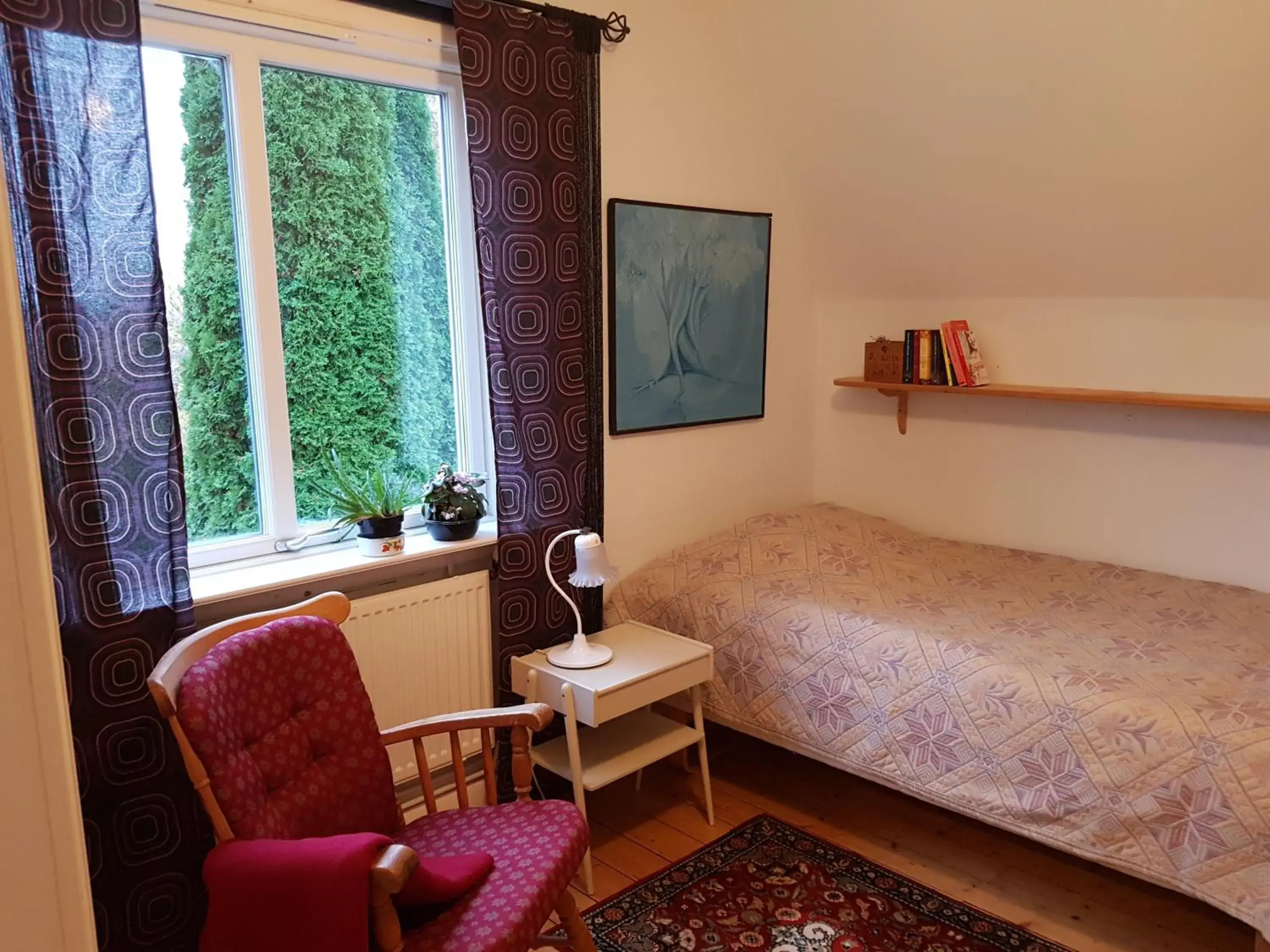 Single Room with Shared Shower and Toilet in Perenner på bakgården Single Room with Shared Shower and Toilet in Perenner på bakgården