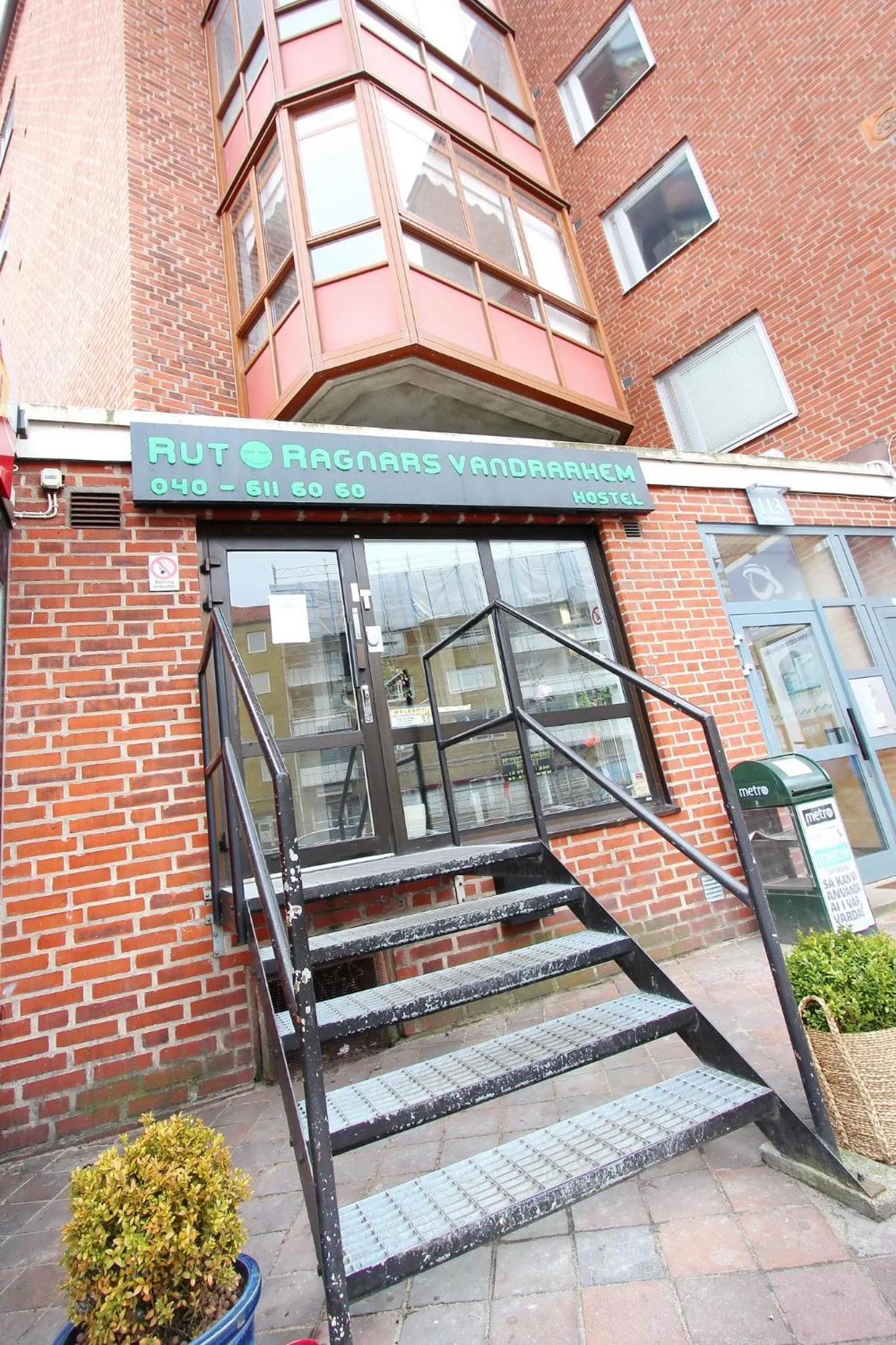 Facade/entrance in Rut & Ragnars Vandrarhem